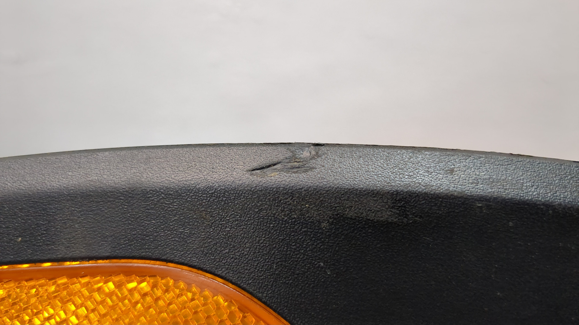 Накладка переднего крыла левого