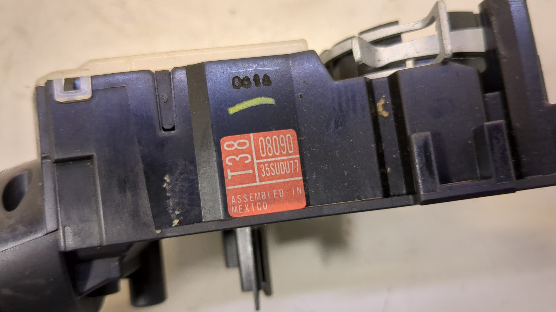 Переключатель поворотов подрулевой