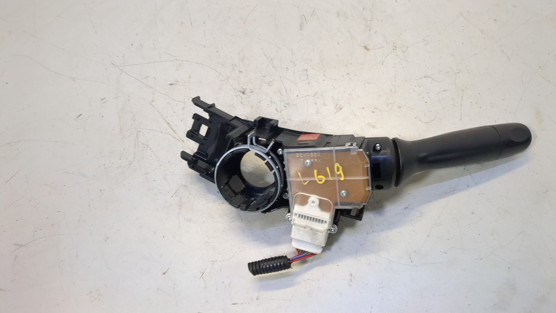 Переключатель поворотов подрулевой