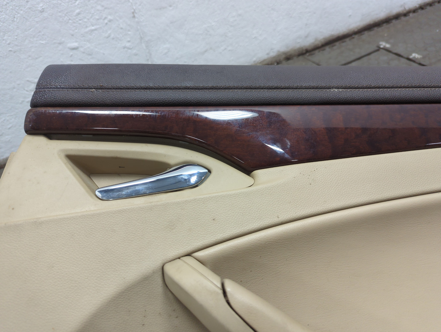 Обшивка двери задней правой