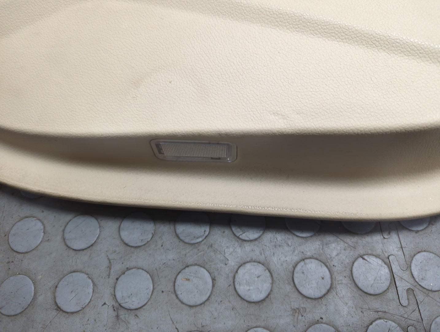 Обшивка двери задней правой