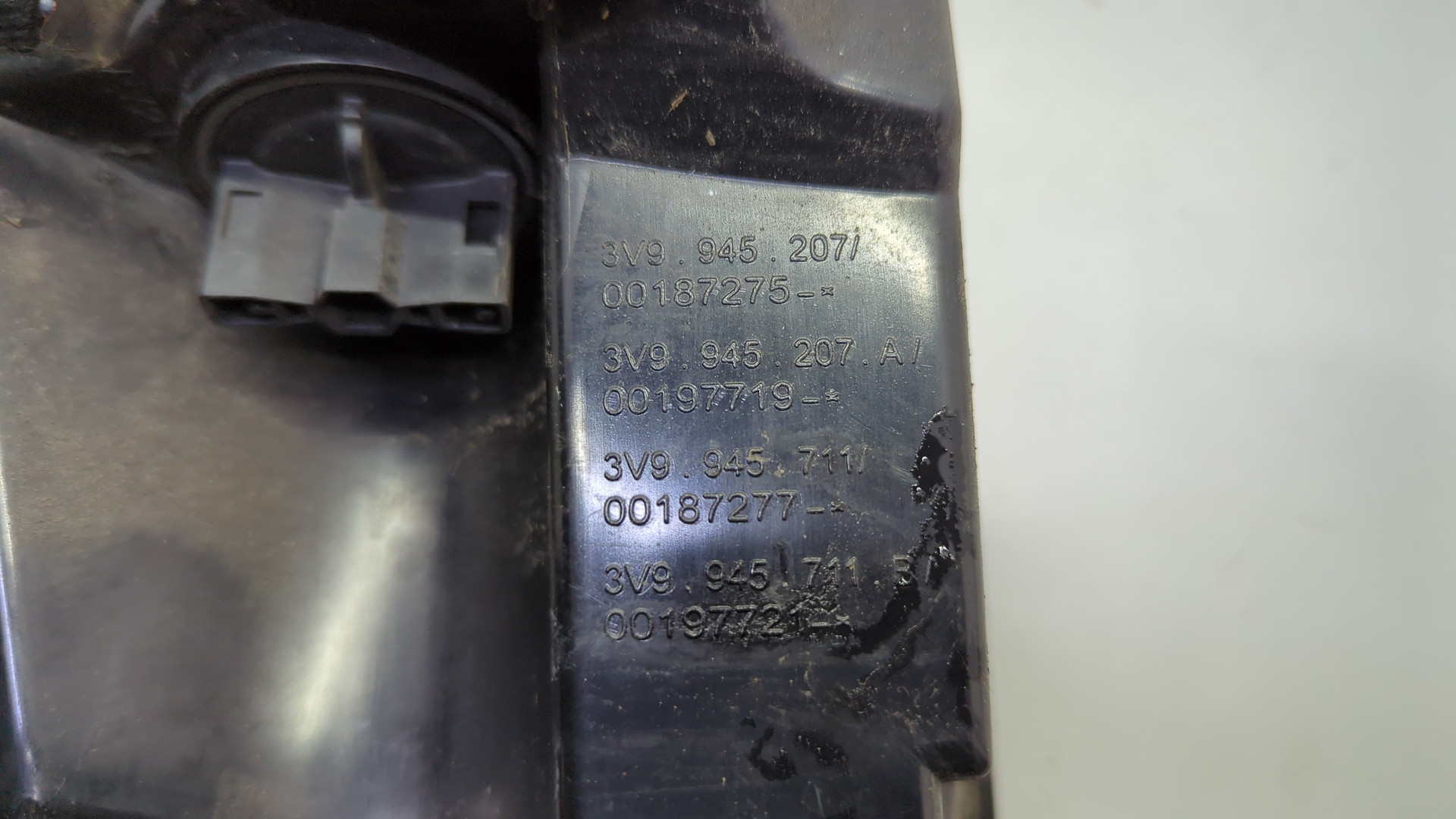 Фонарь задний левый