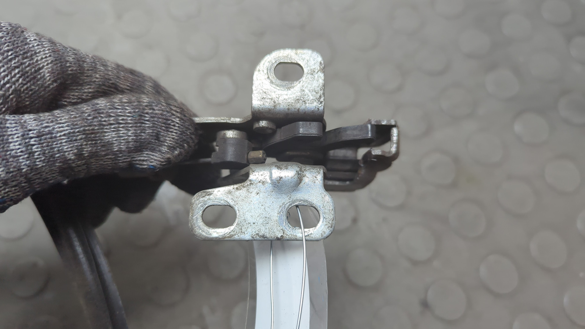 Замок двери задней правой