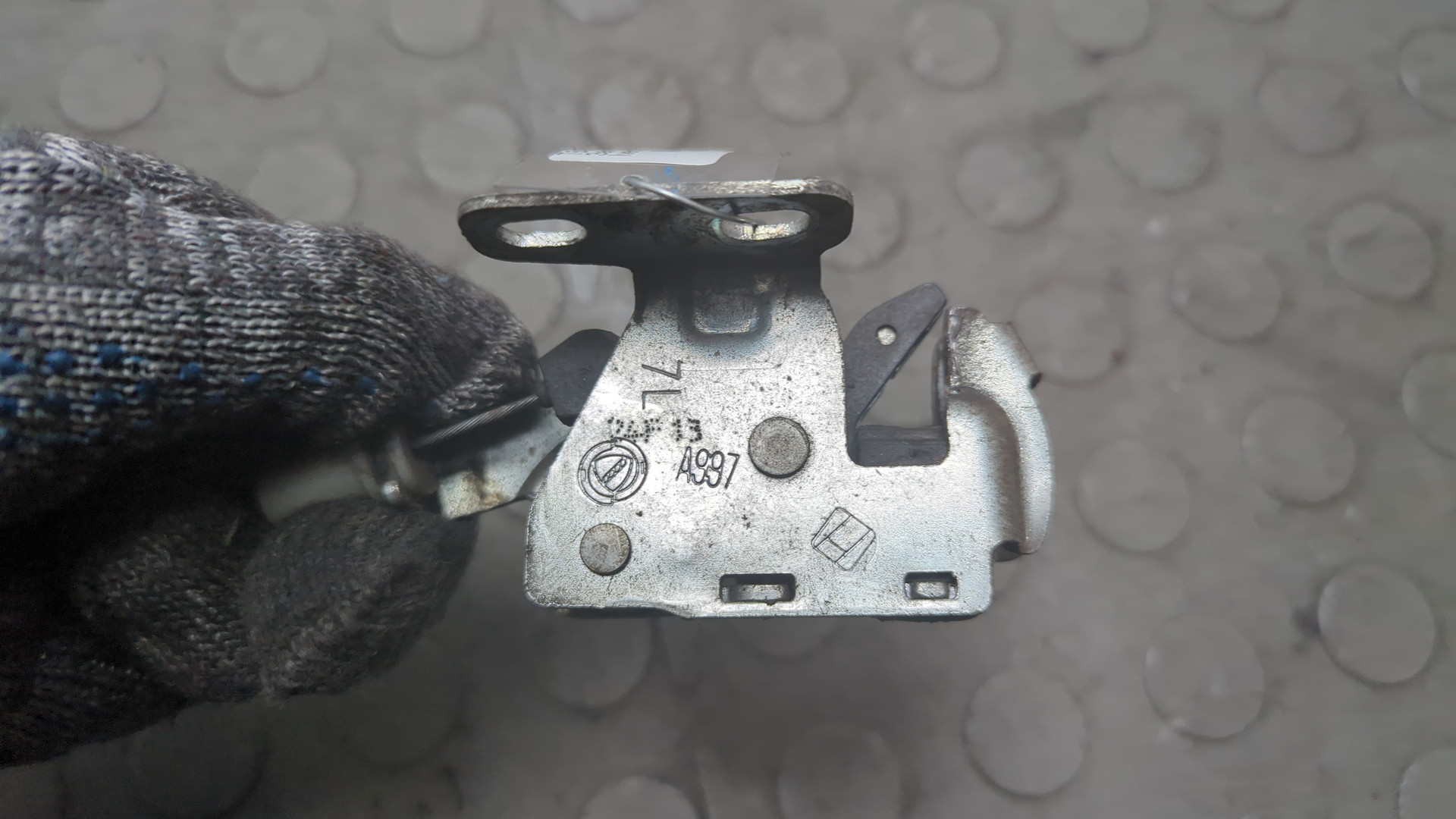 Замок двери задней правой