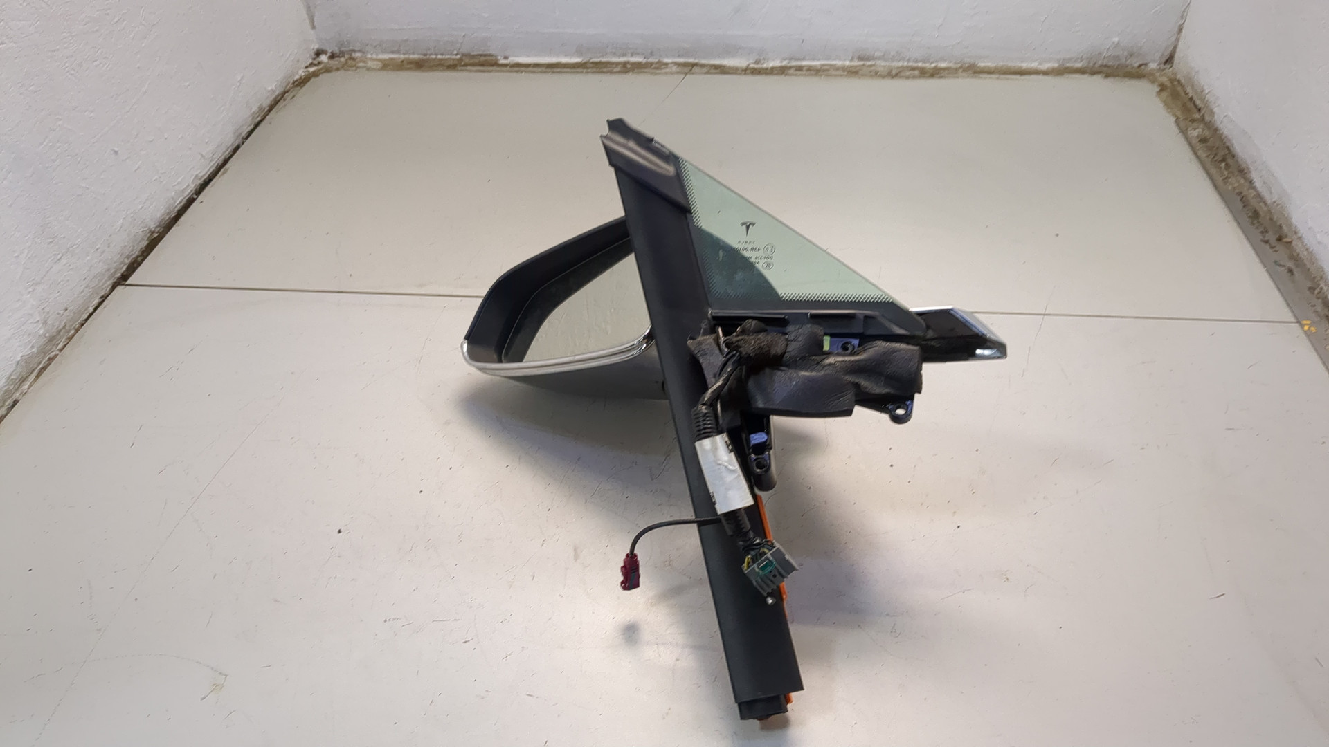 Зеркало левое электрическое