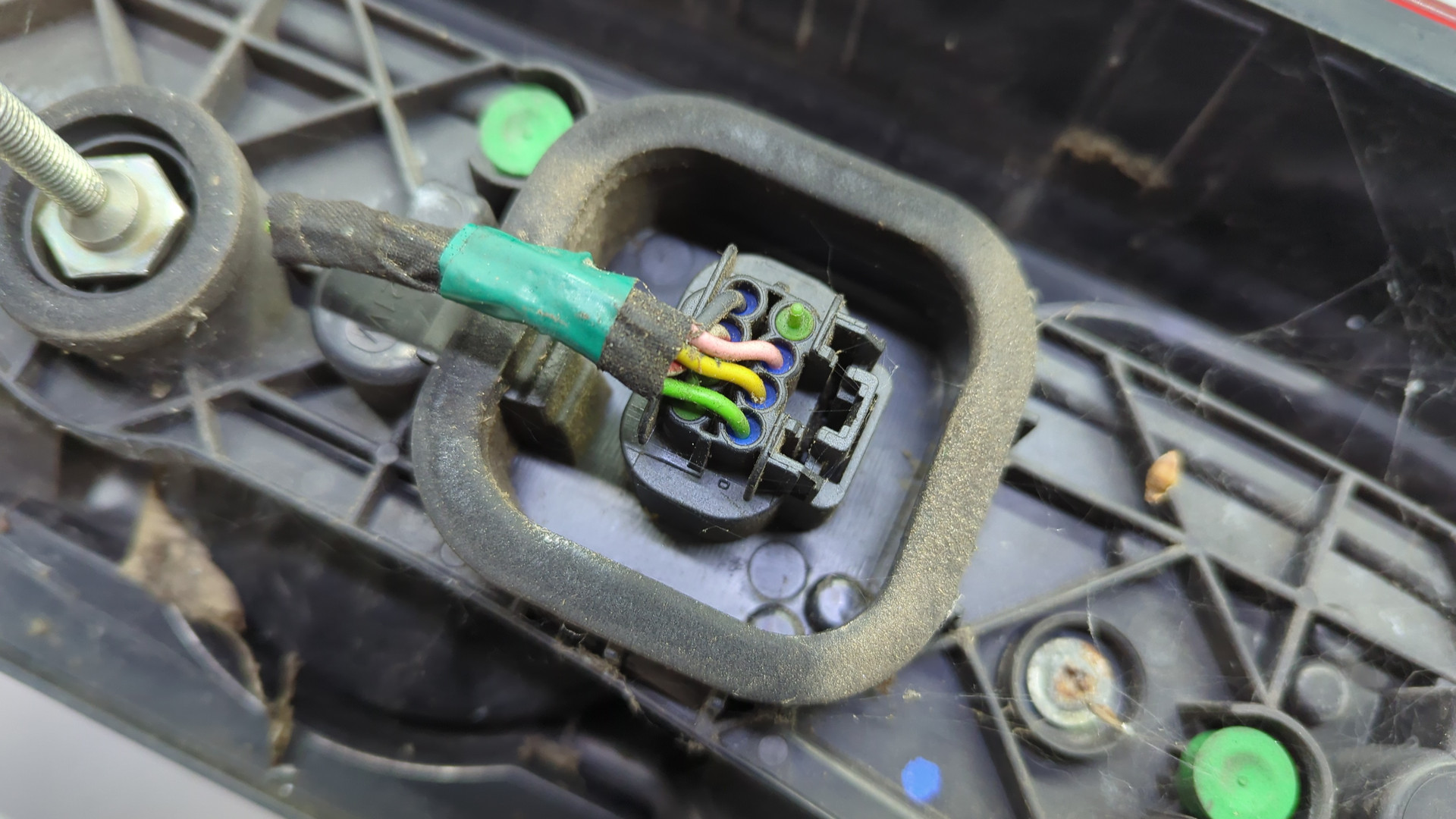 Фонарь задний правый