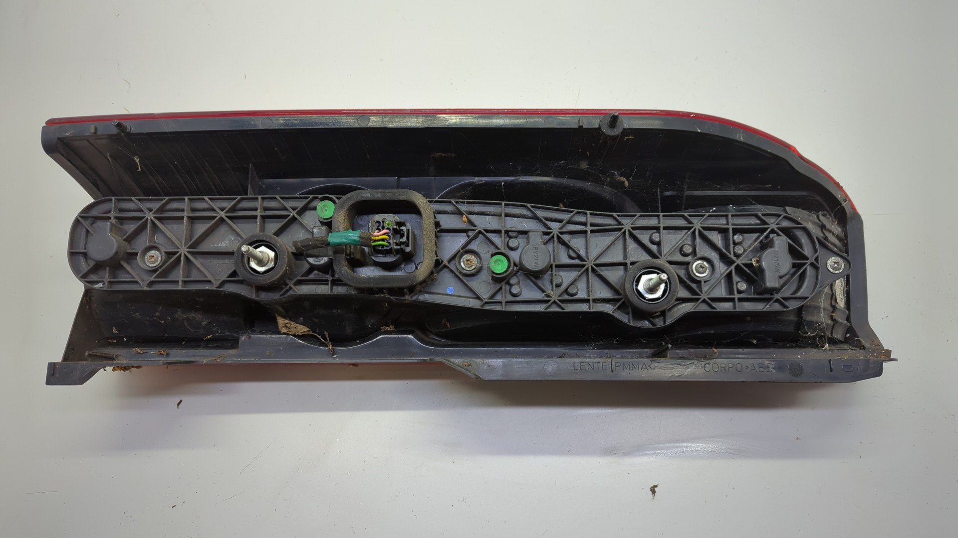 Фонарь задний правый