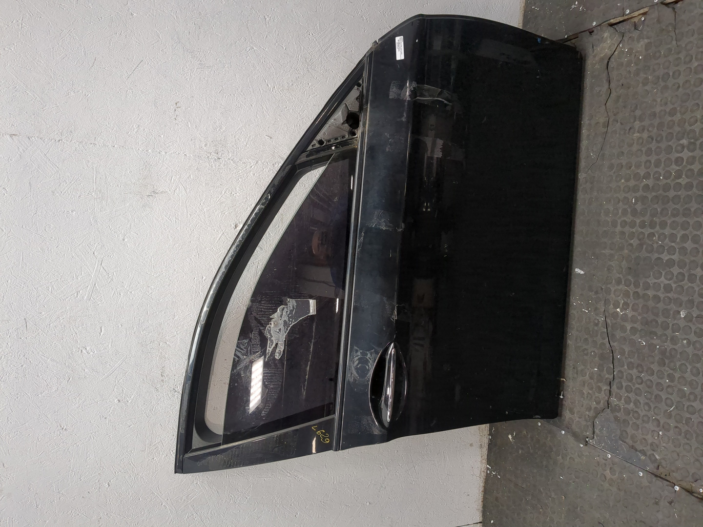 Дверь передняя правая