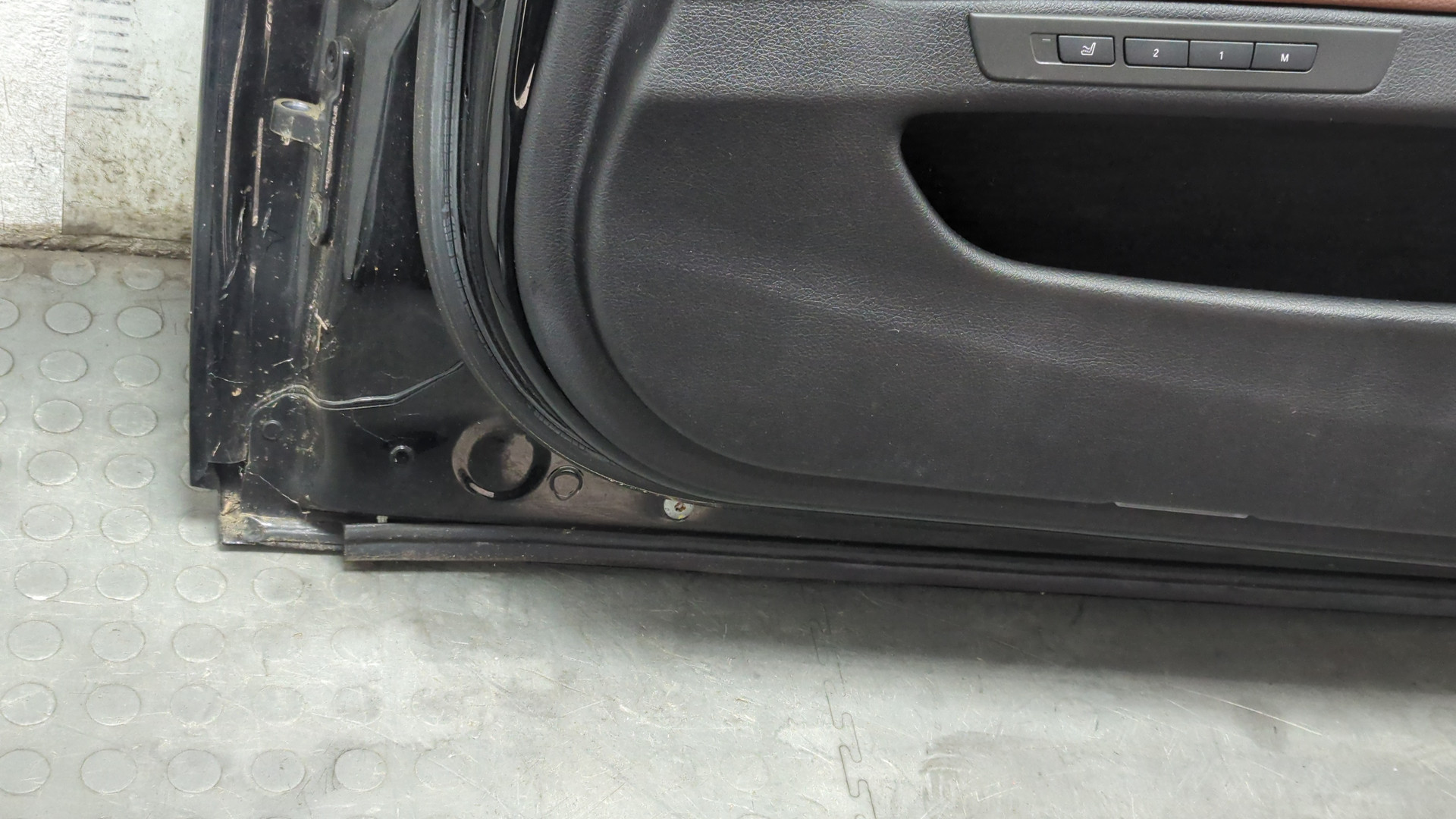 Дверь передняя правая