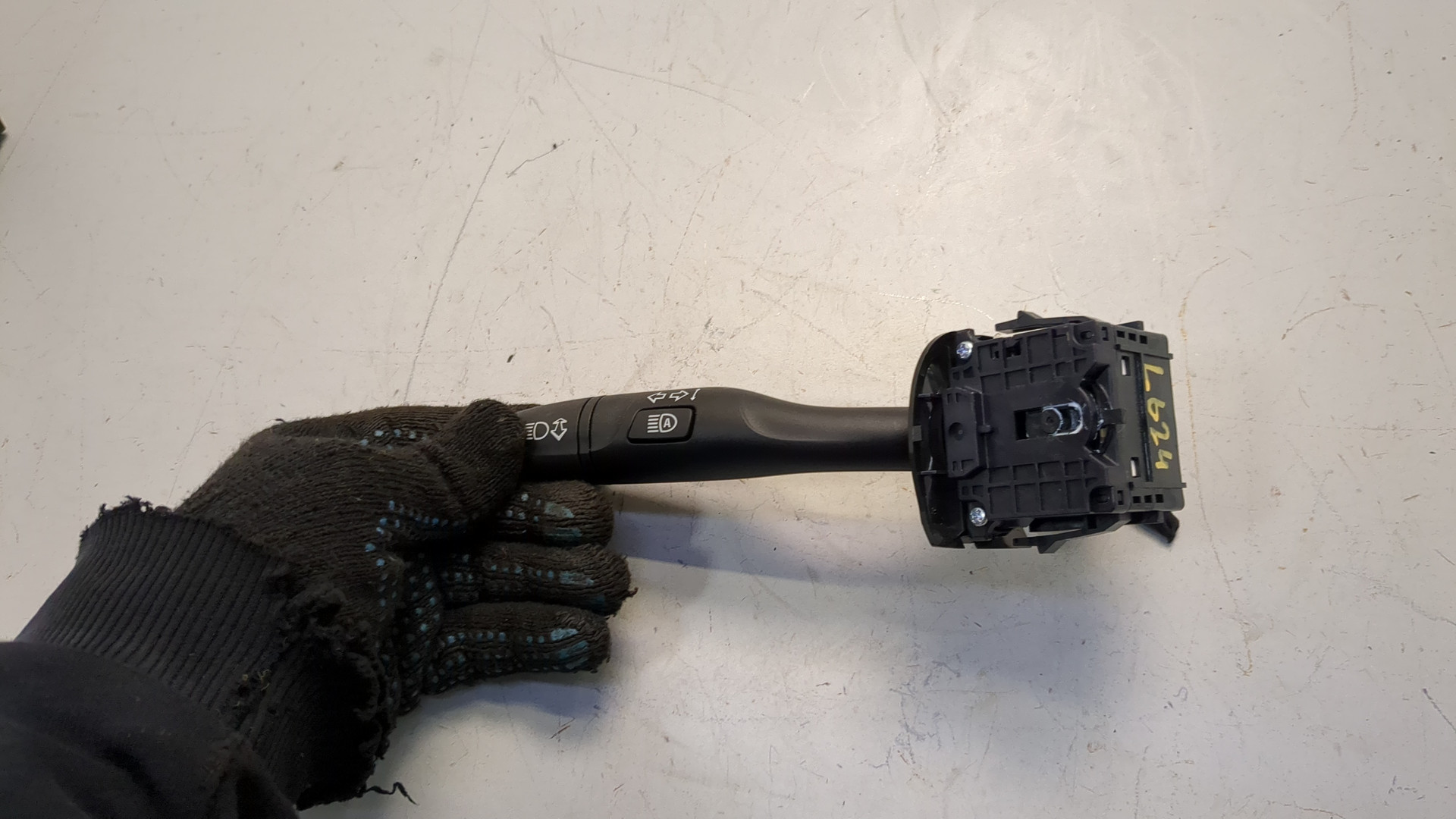 Переключатель поворотов подрулевой