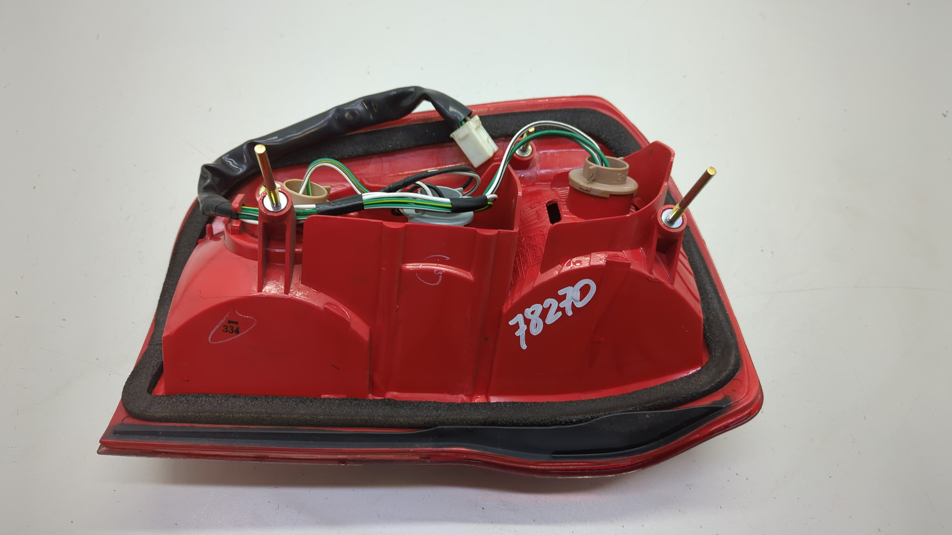 Фонарь задний правый