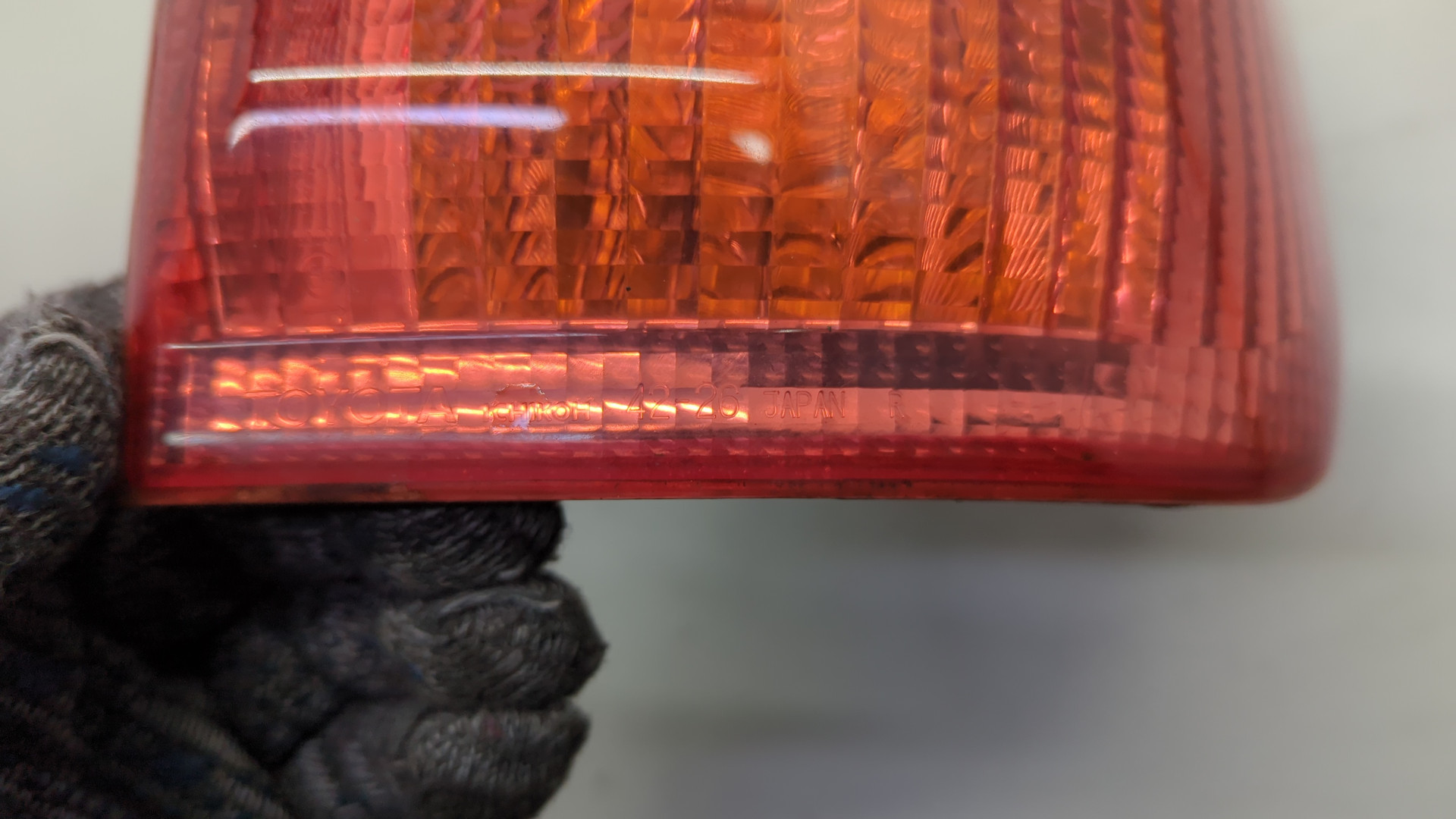 Фонарь задний правый