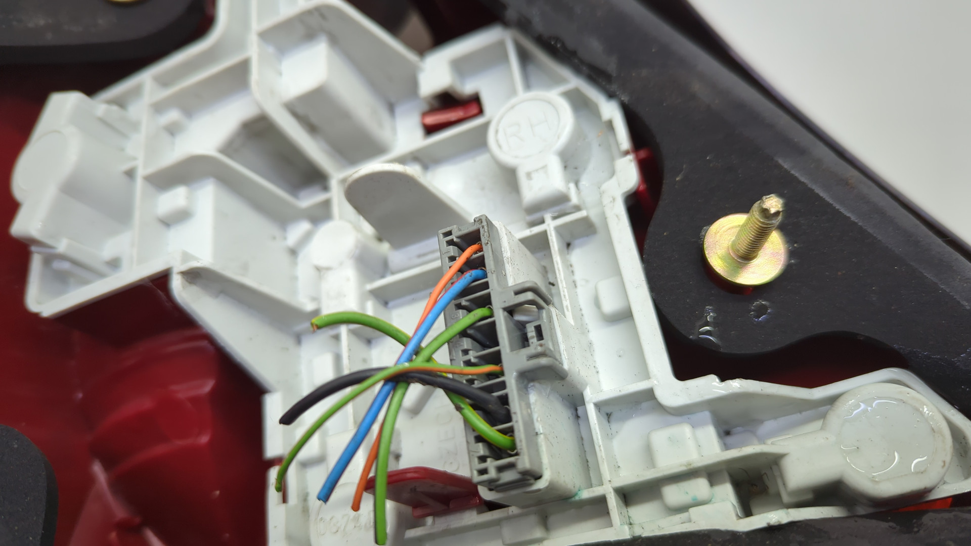 Фонарь задний правый