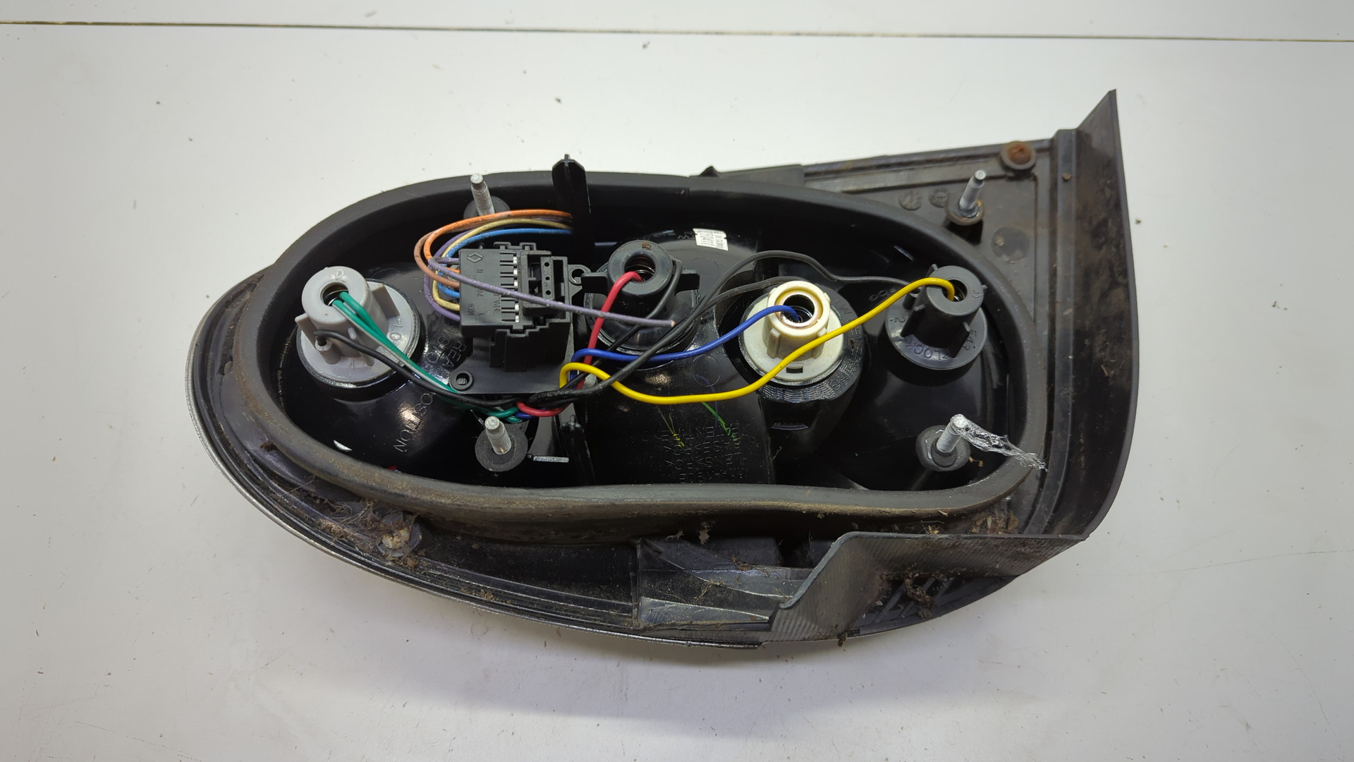 Фонарь задний правый