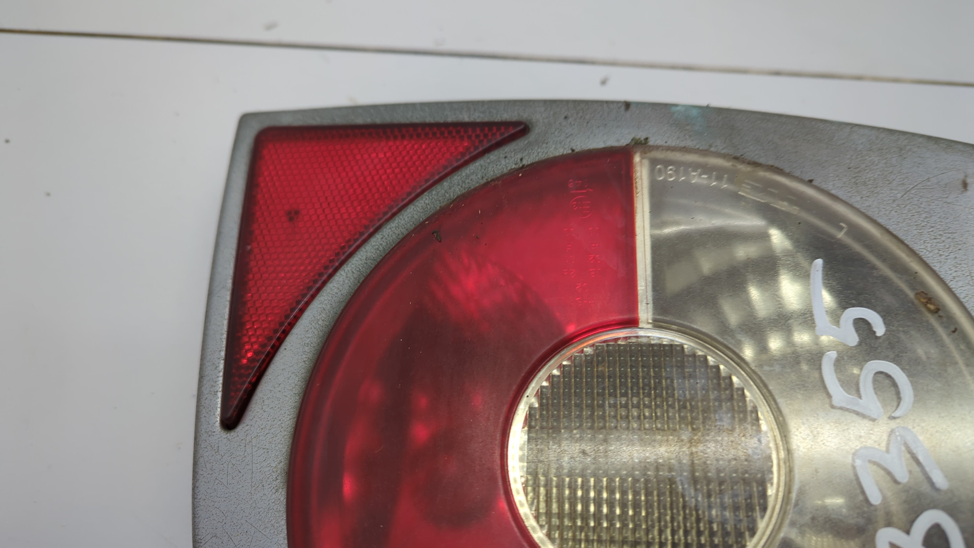 Фонарь задний правый