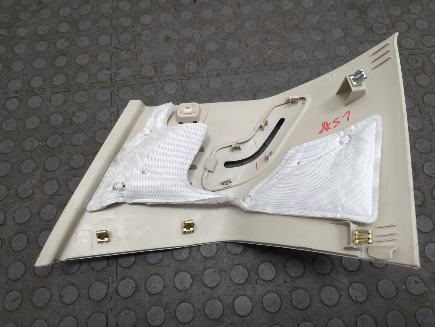 Обшивка стойки