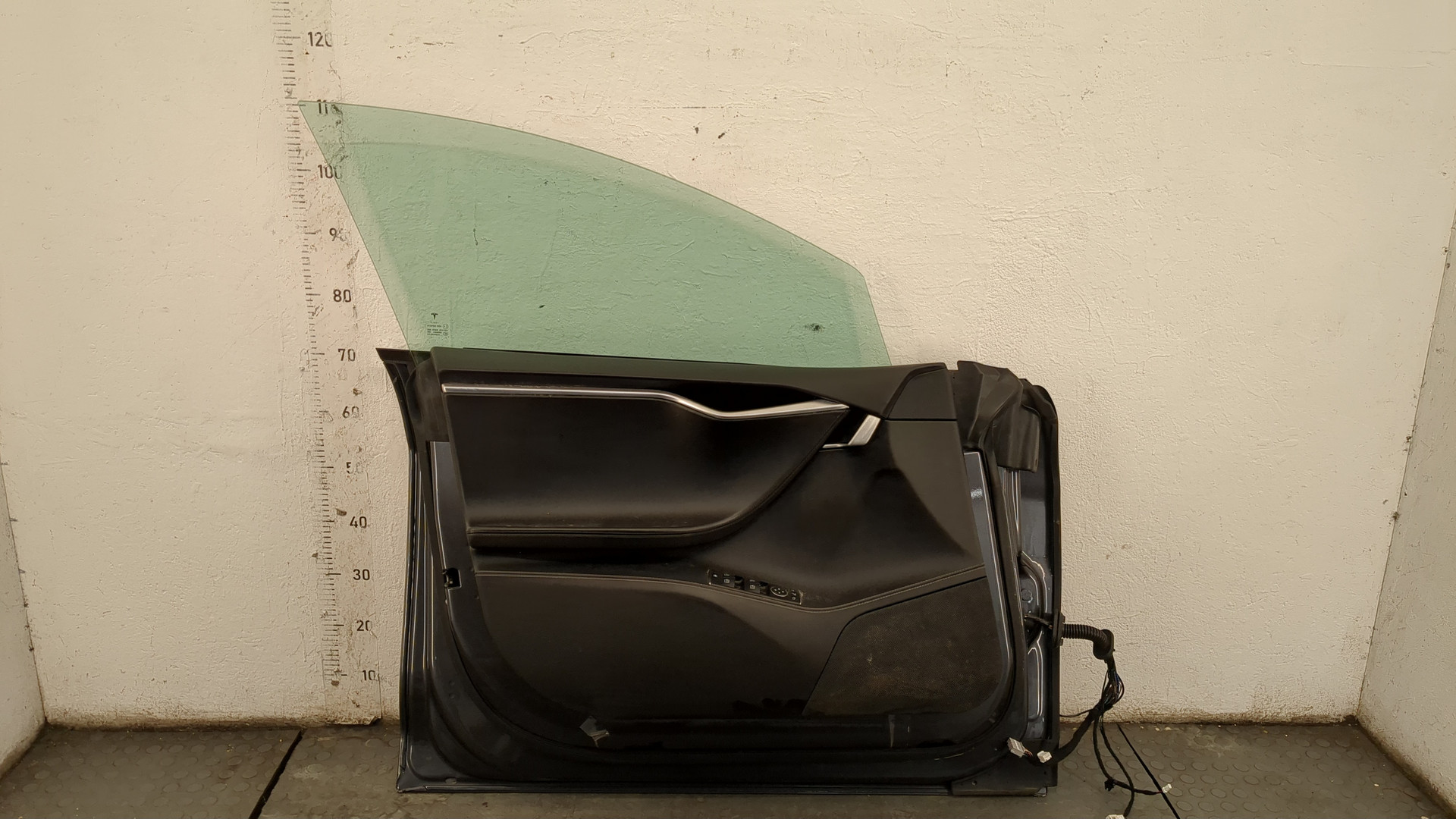 Дверь передняя левая