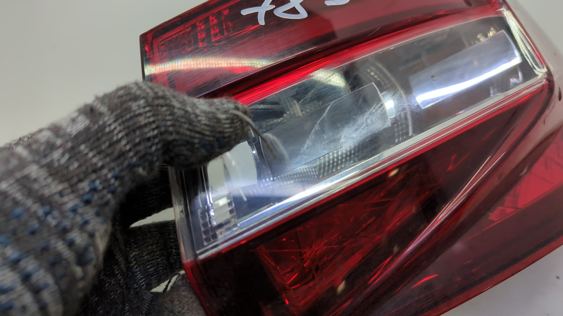 Фонарь задний правый