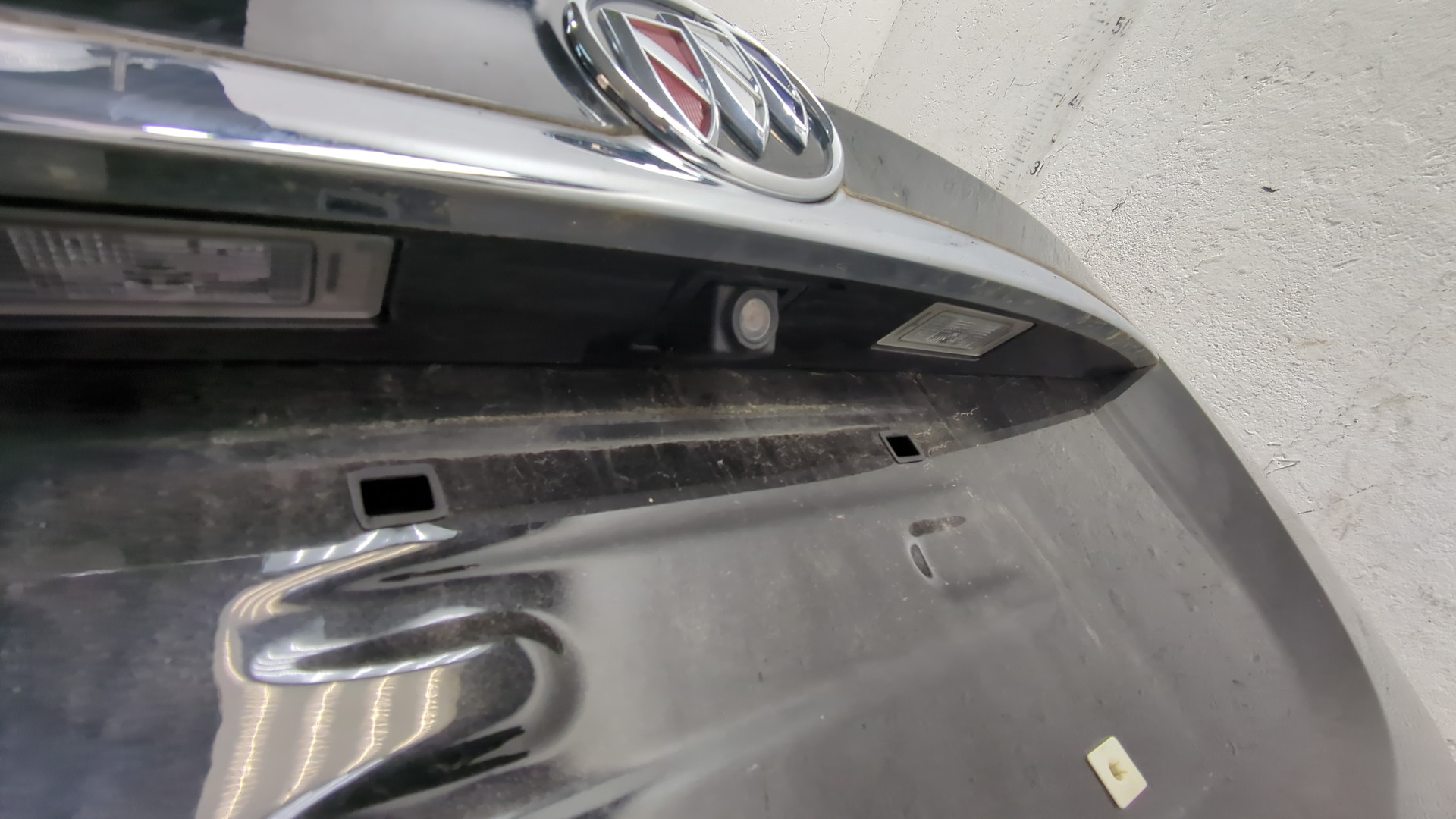 Дверь багажника