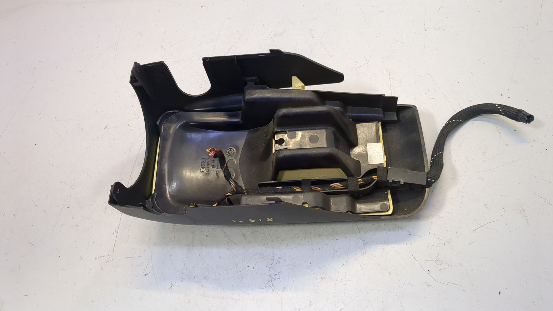 Кожух рулевой колонки