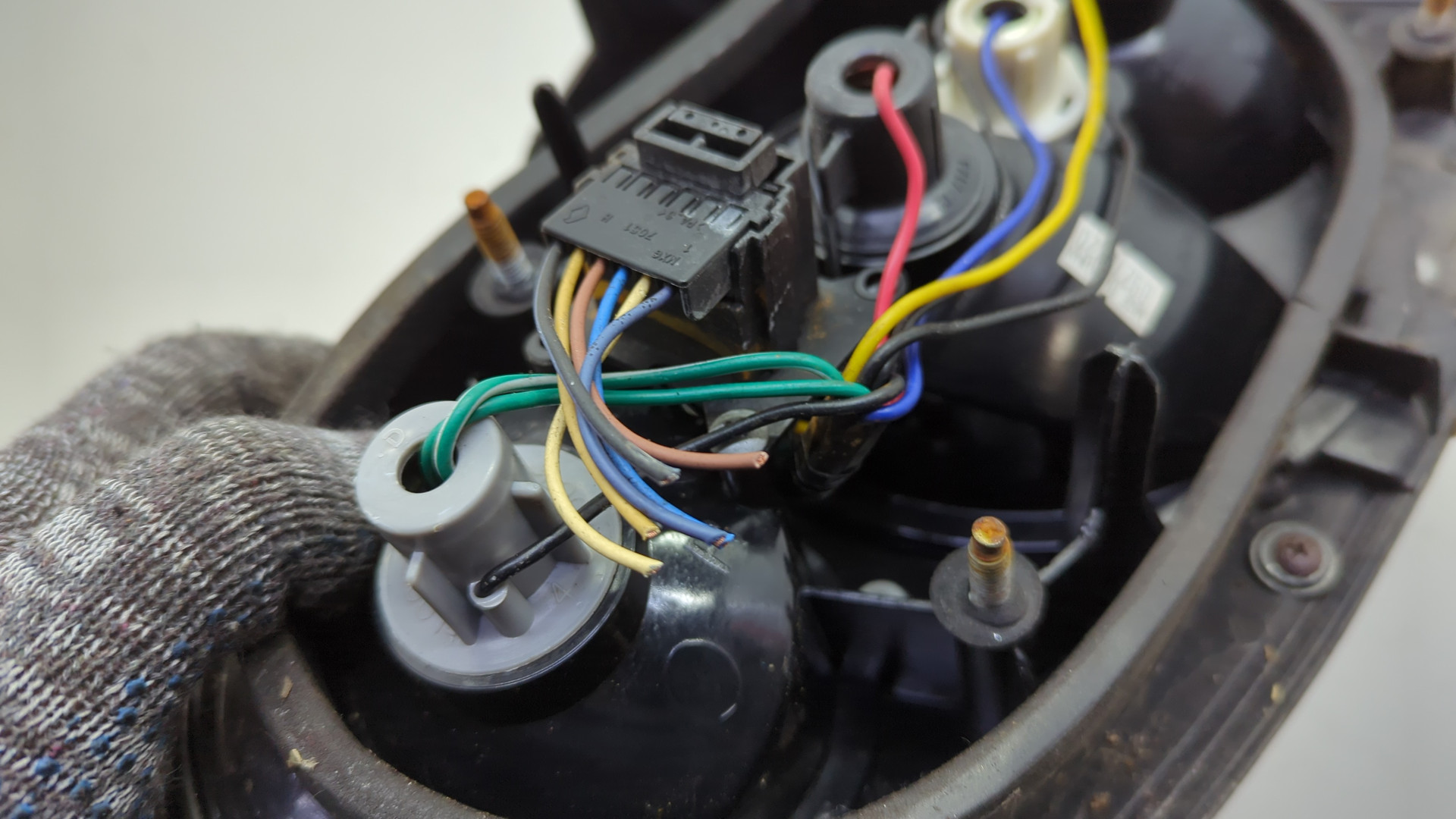 Фонарь задний левый