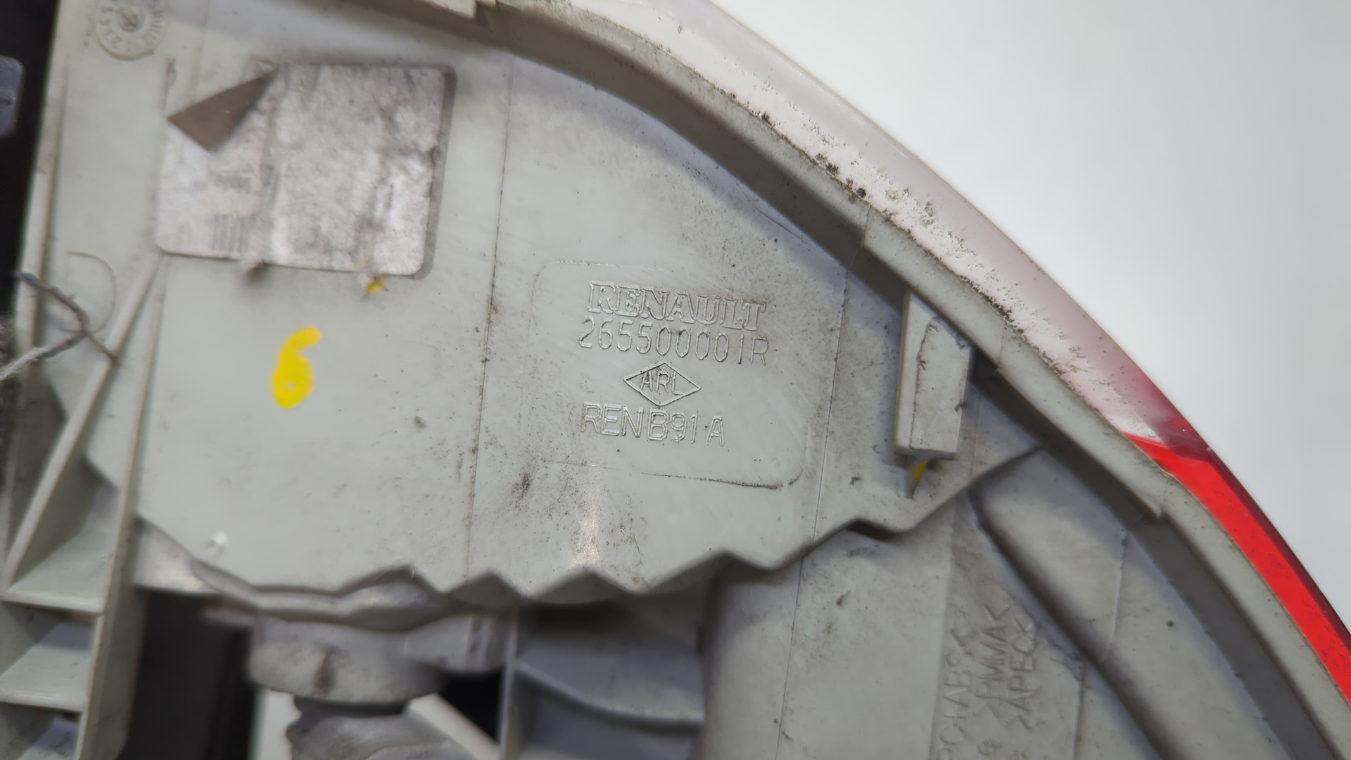 Фонарь задний правый