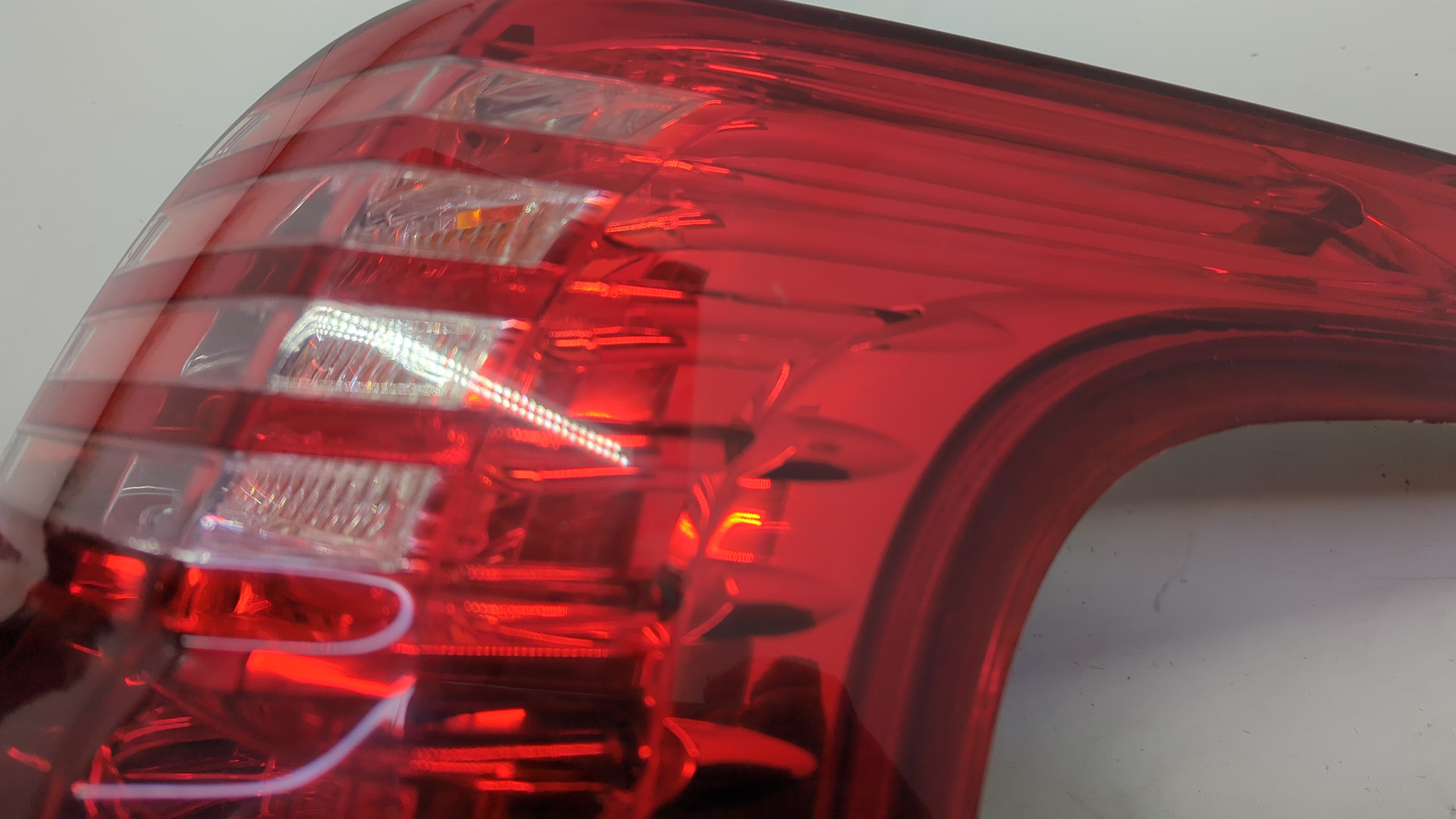 Фонарь задний правый