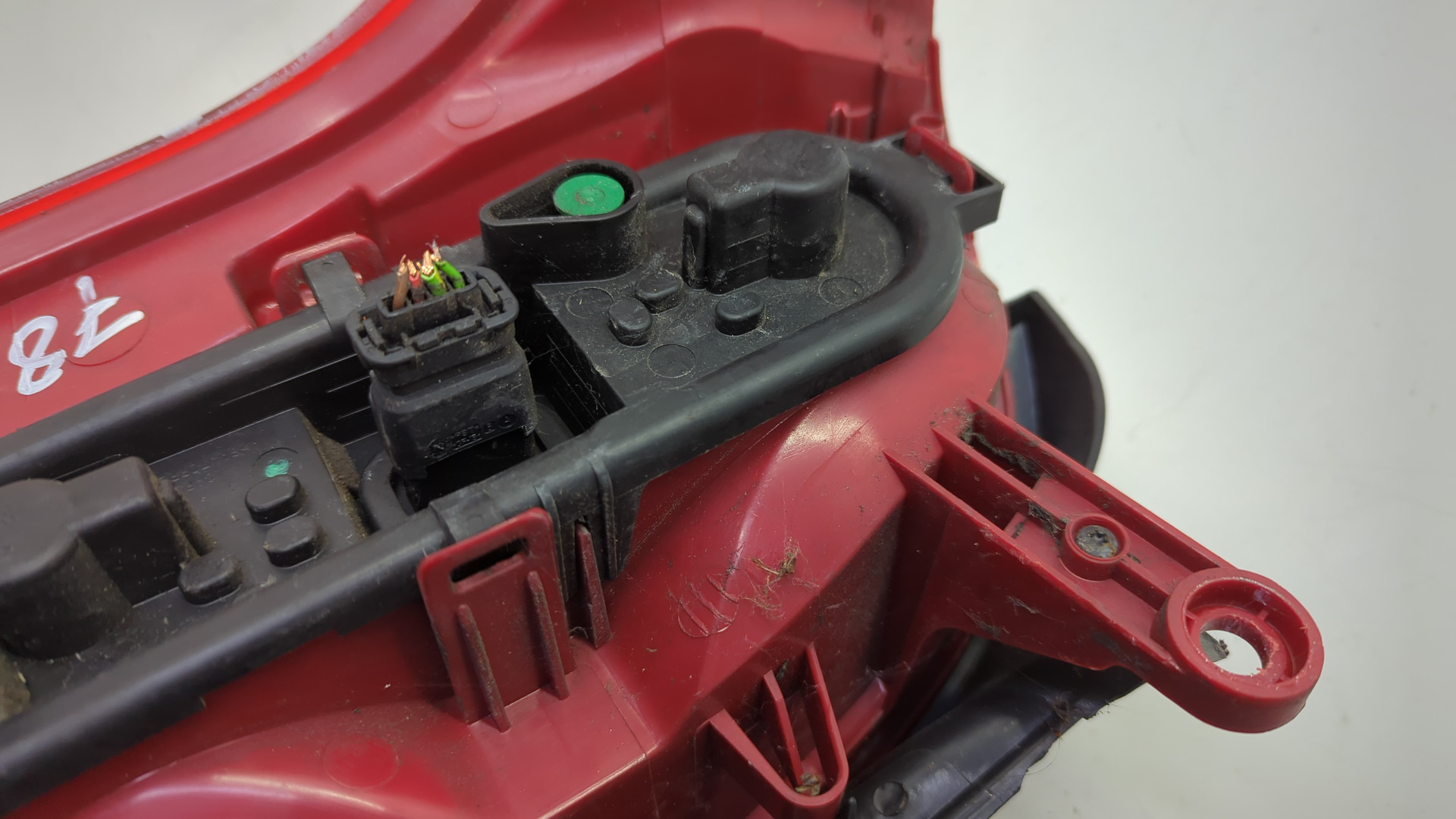 Фонарь задний правый