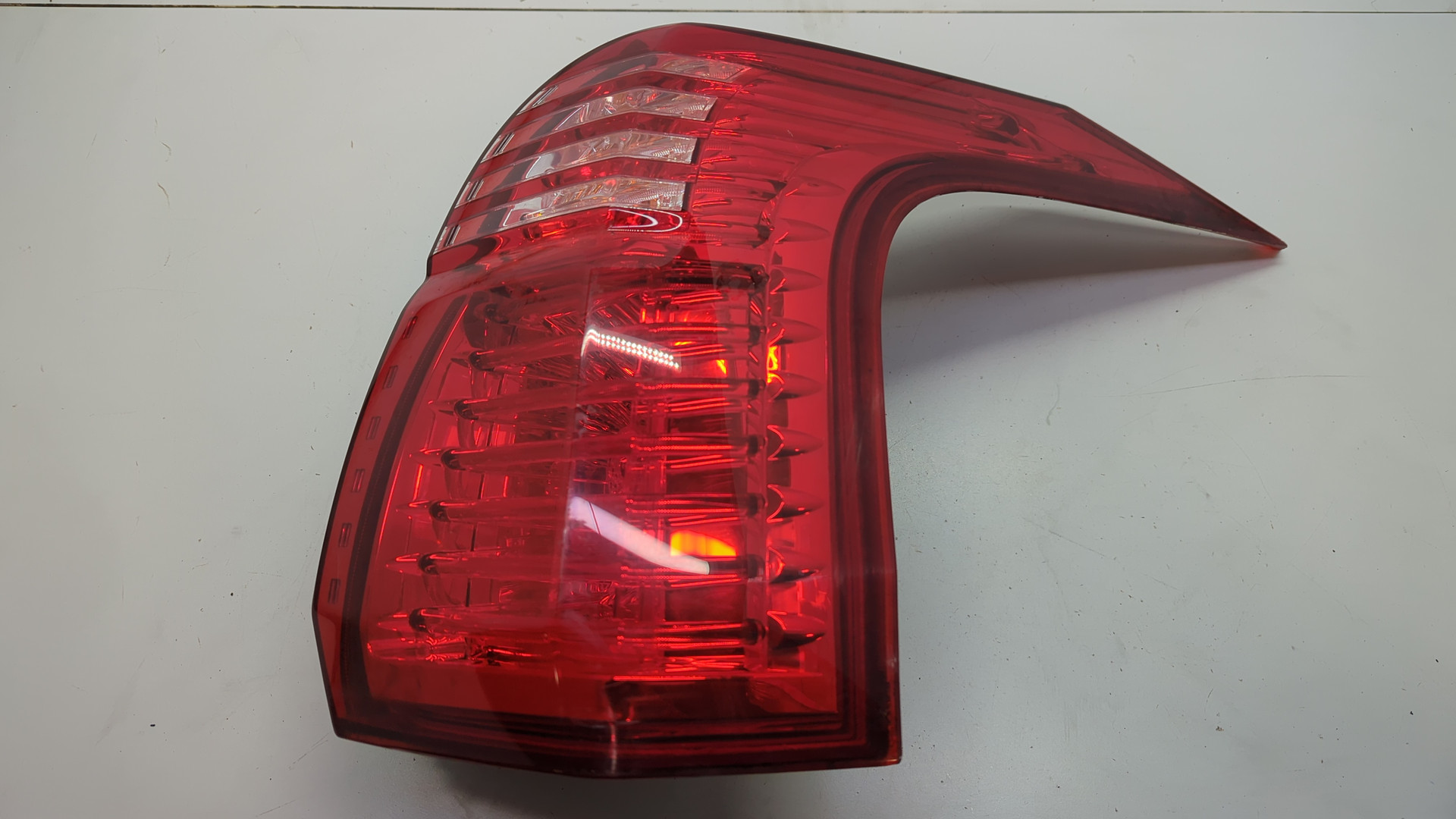 Фонарь задний правый