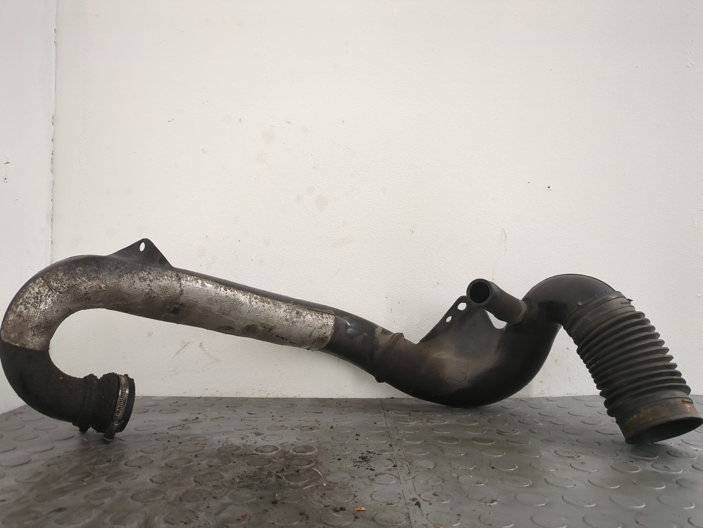 Патрубок воздушного фильтра