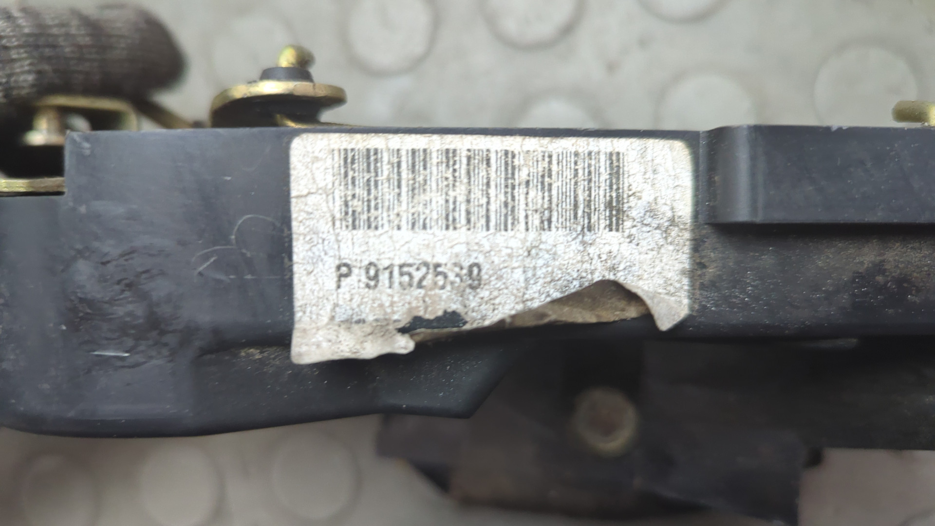 Замок двери задней левой