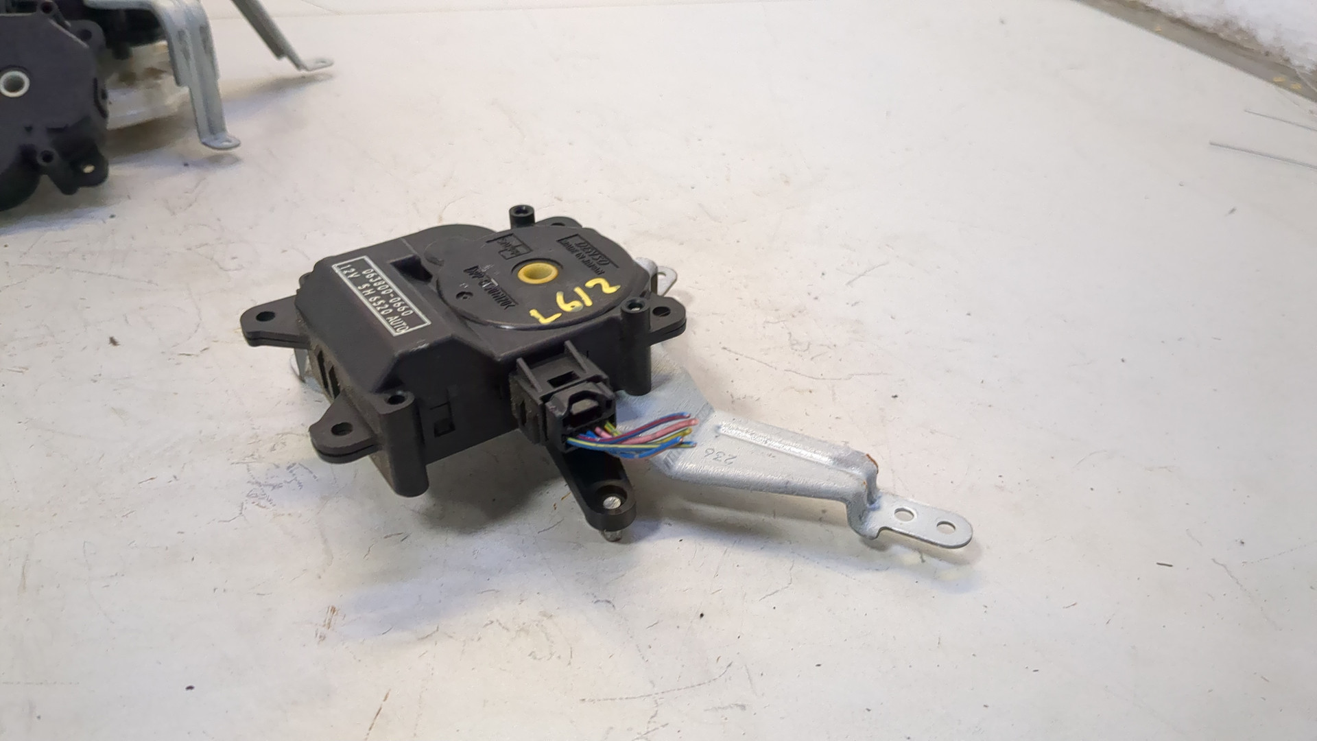 Моторчик заслонки печки