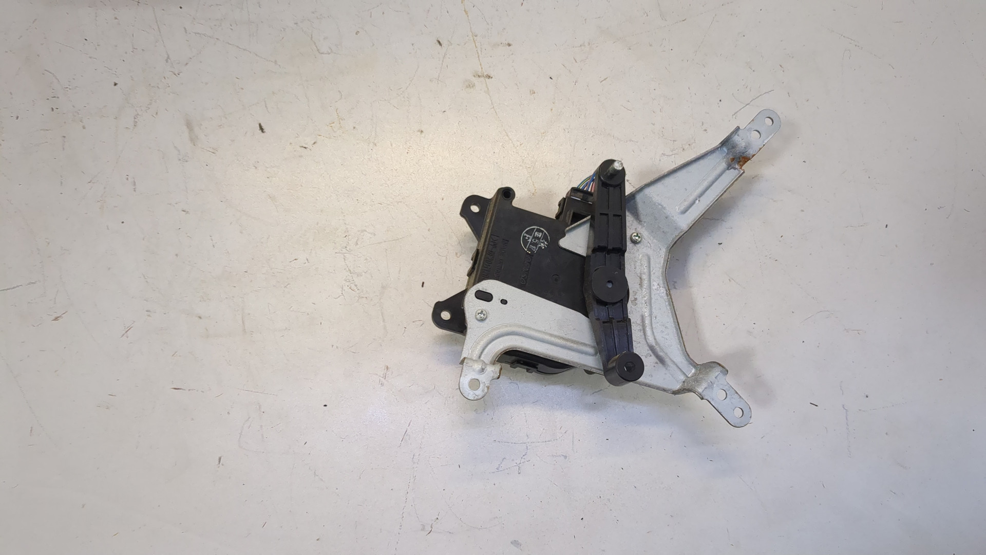 Моторчик заслонки печки