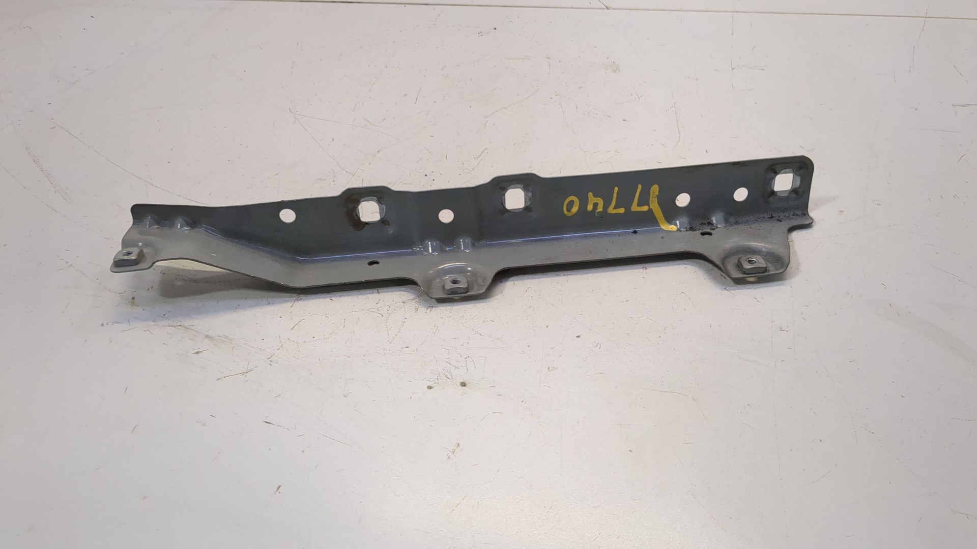 Кронштейн крепления крыла