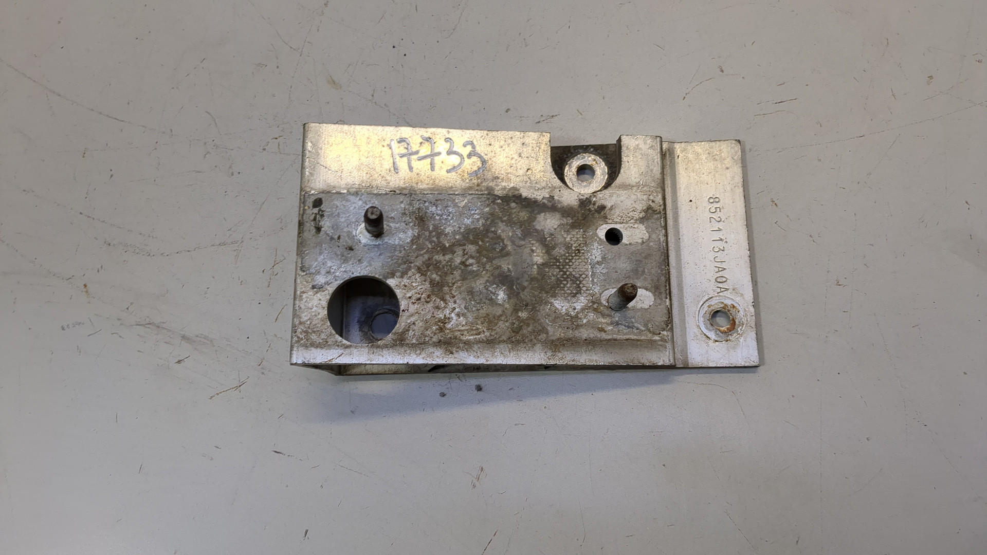 Кронштейн усилителя заднего бампера