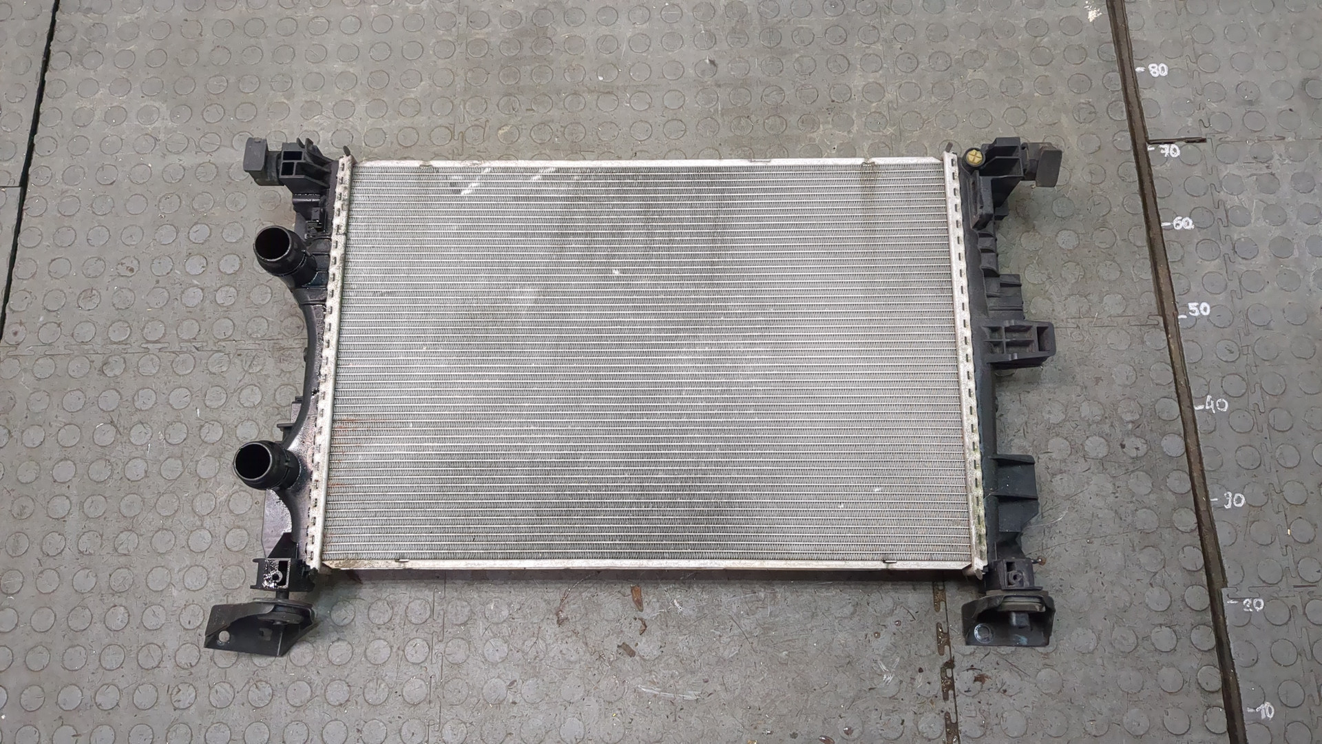 Радиатор охлаждения двигателя основной