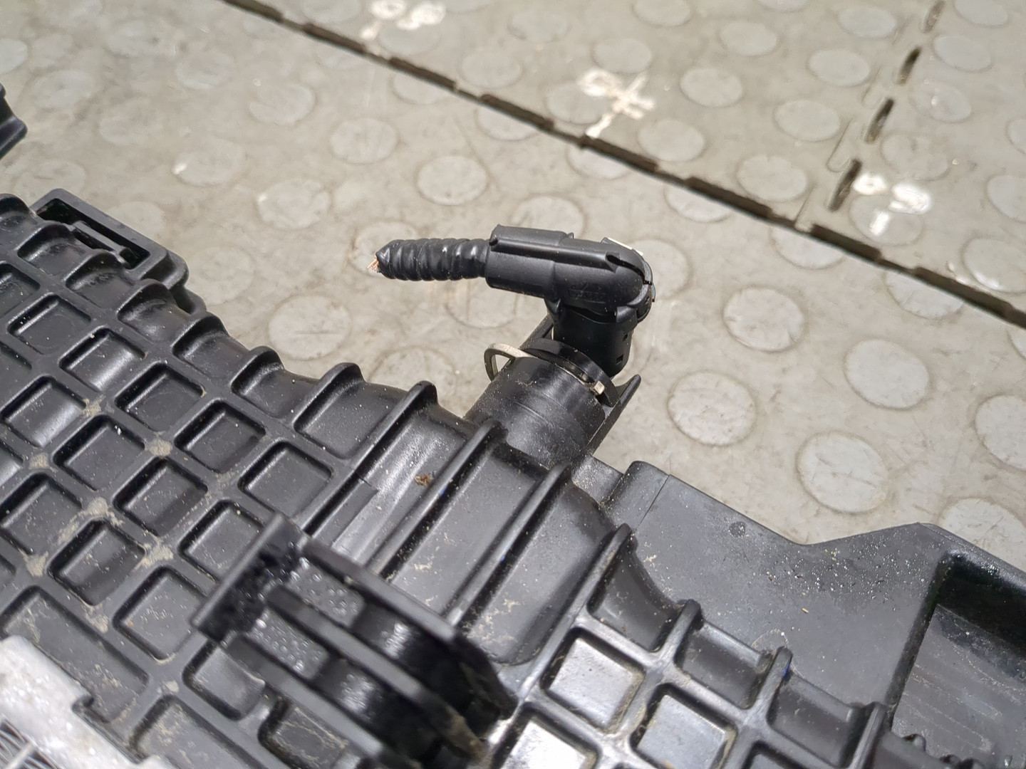 Радиатор охлаждения двигателя основной