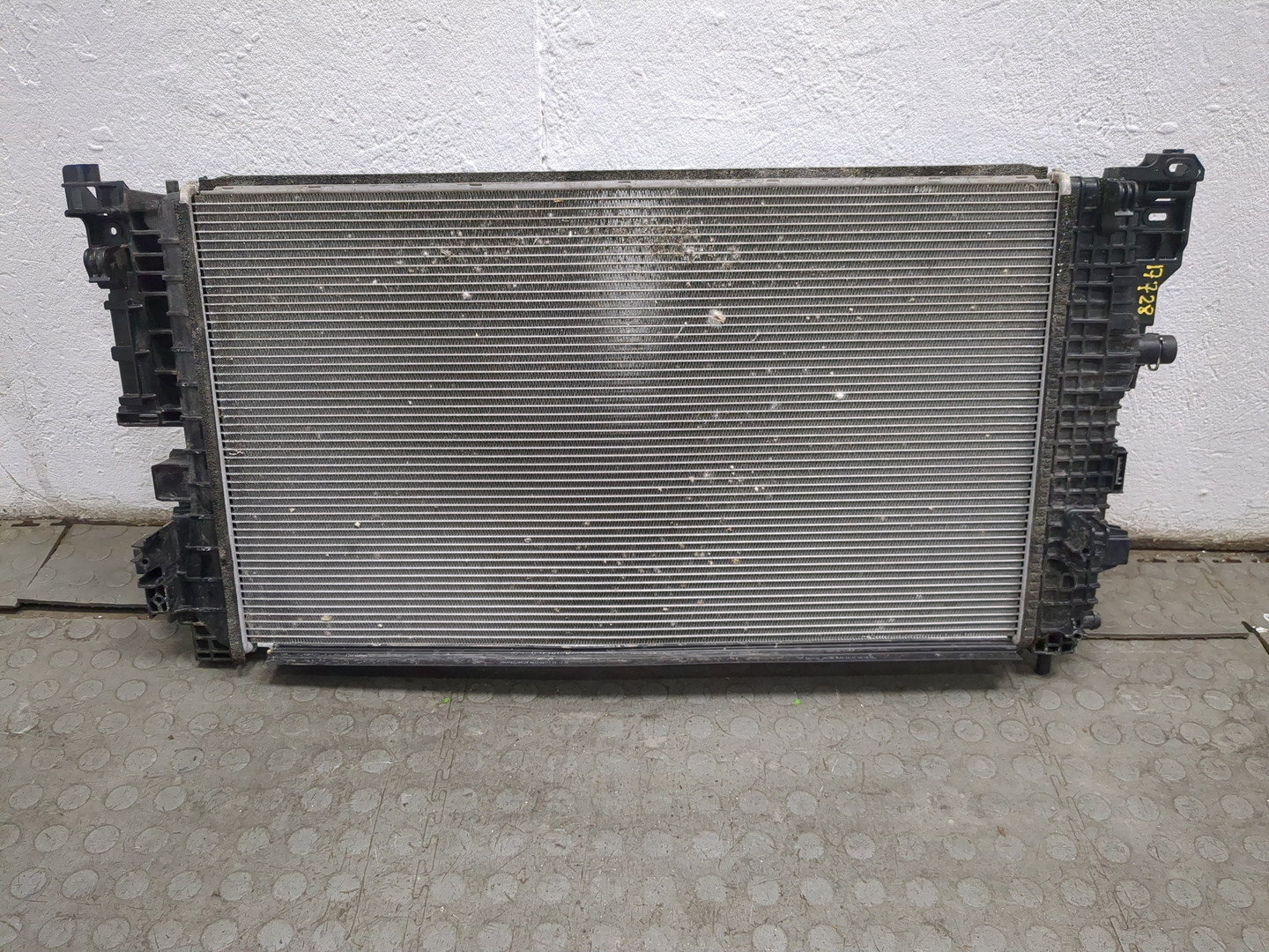 Радиатор охлаждения двигателя основной