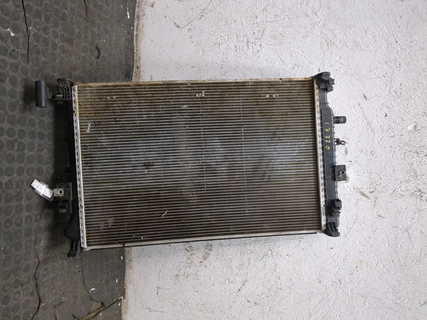 Радиатор охлаждения двигателя основной