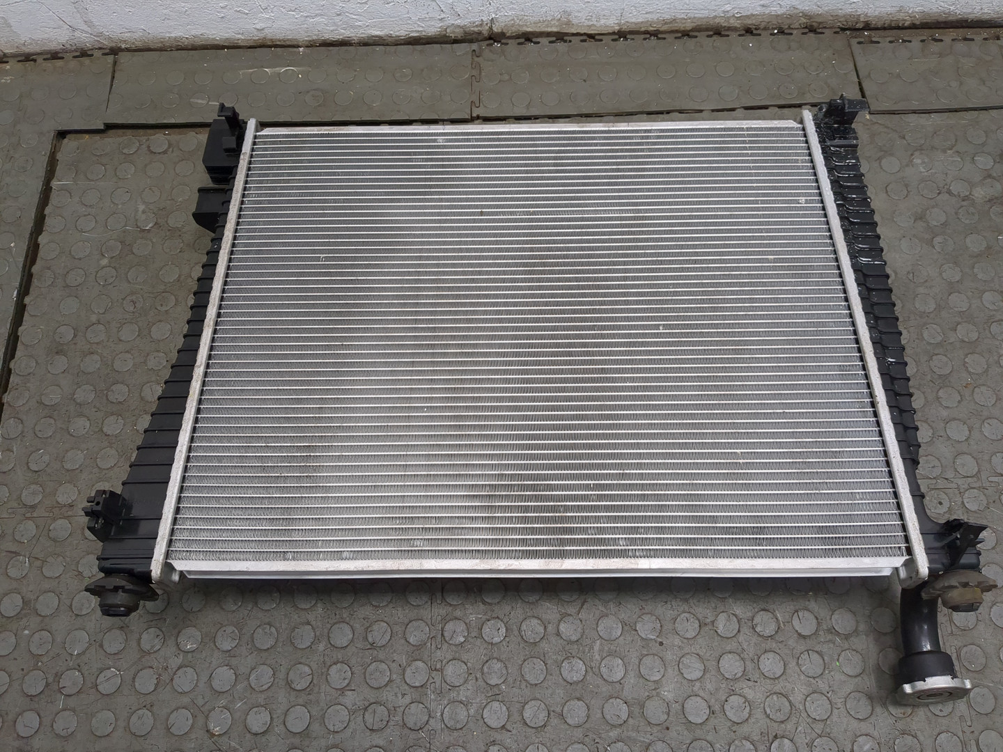 Радиатор охлаждения двигателя основной