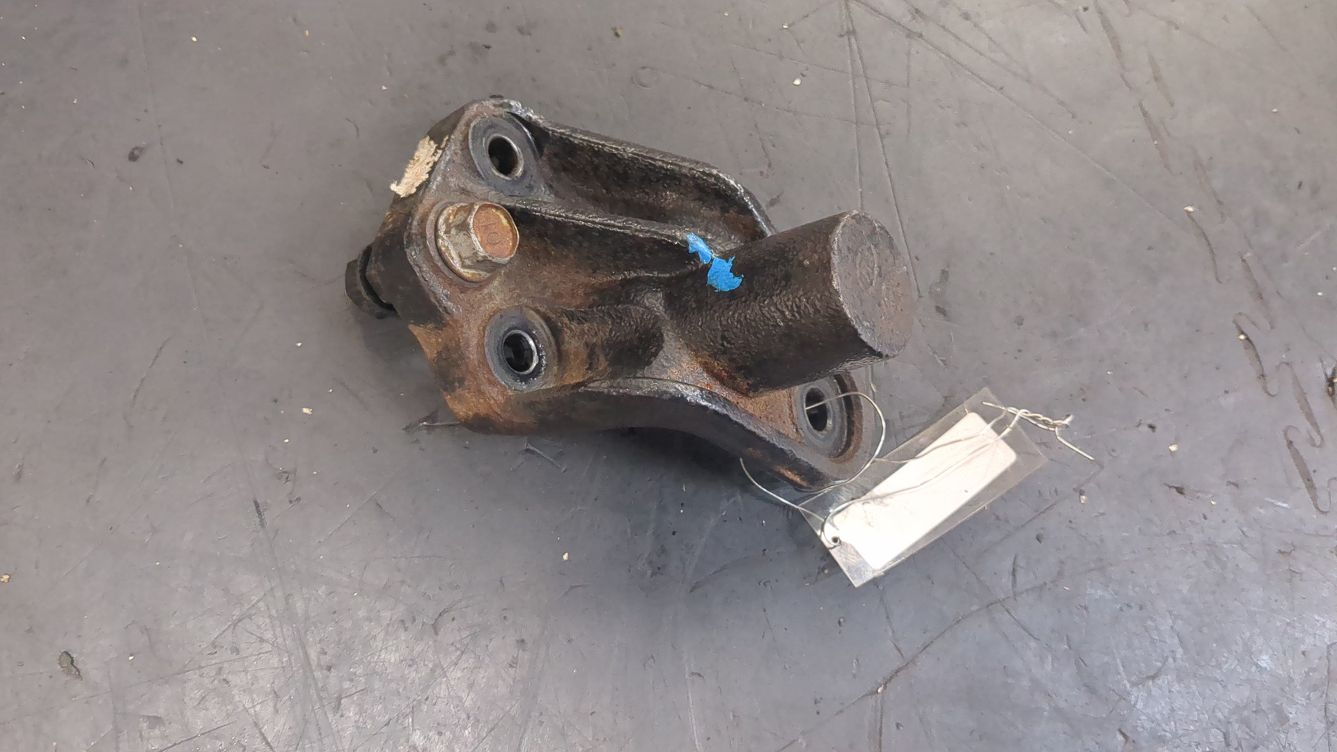 Кронштейн двигателя