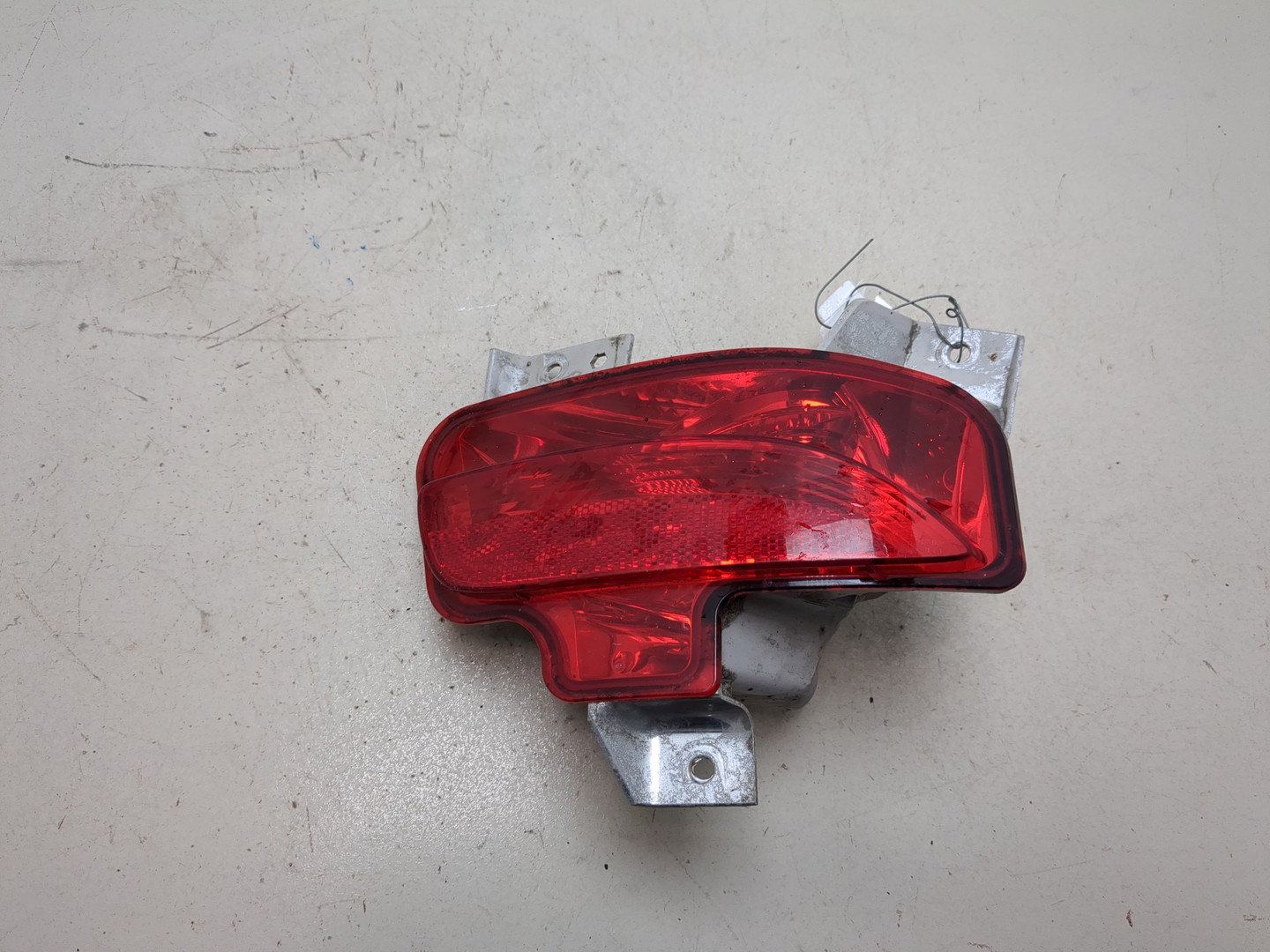 Фара противотуманная левая