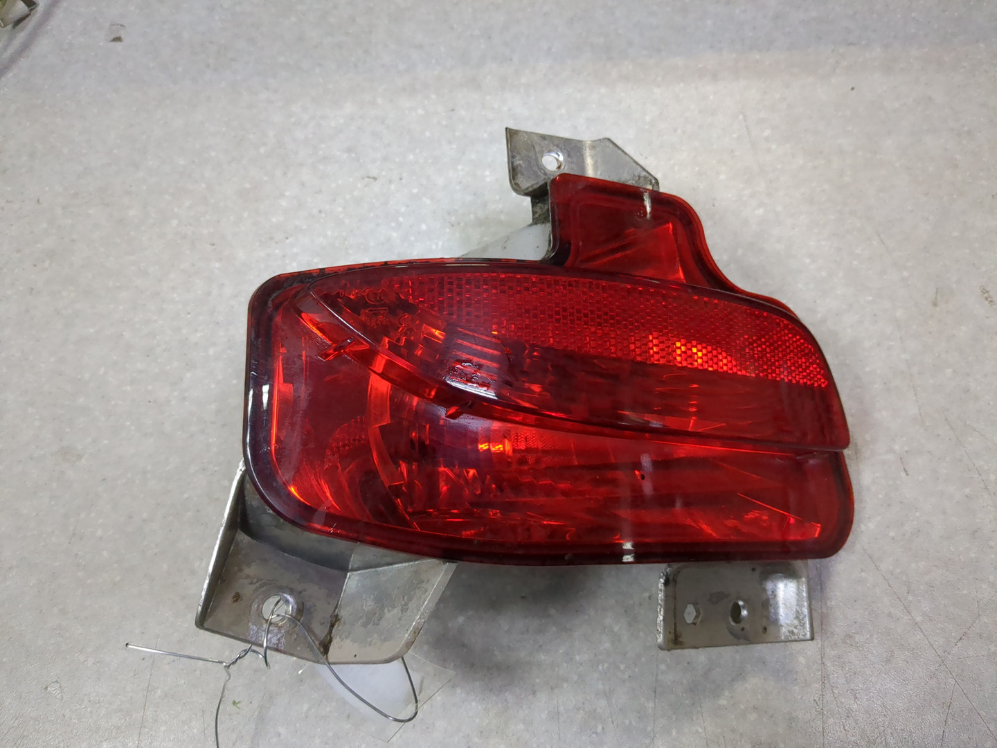 Фара противотуманная левая