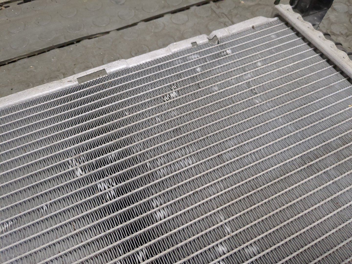 Радиатор охлаждения двигателя основной