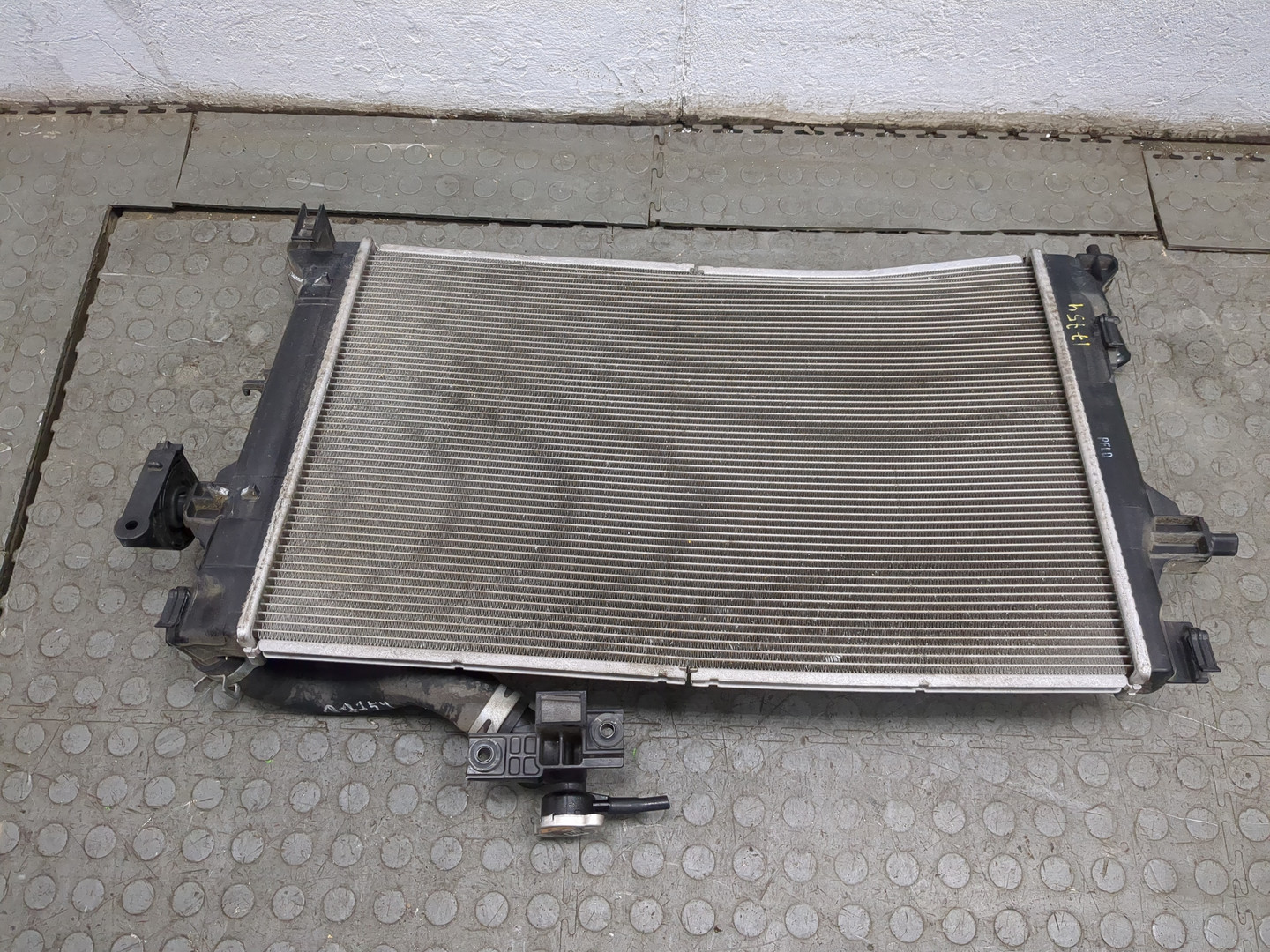 Радиатор охлаждения двигателя основной