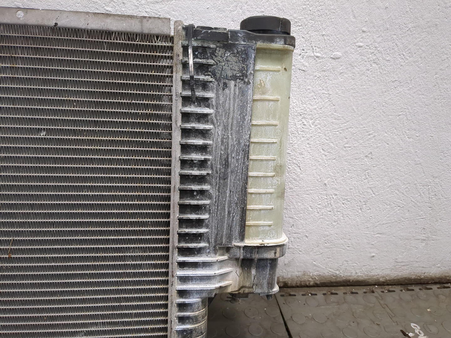 Радиатор охлаждения двигателя основной