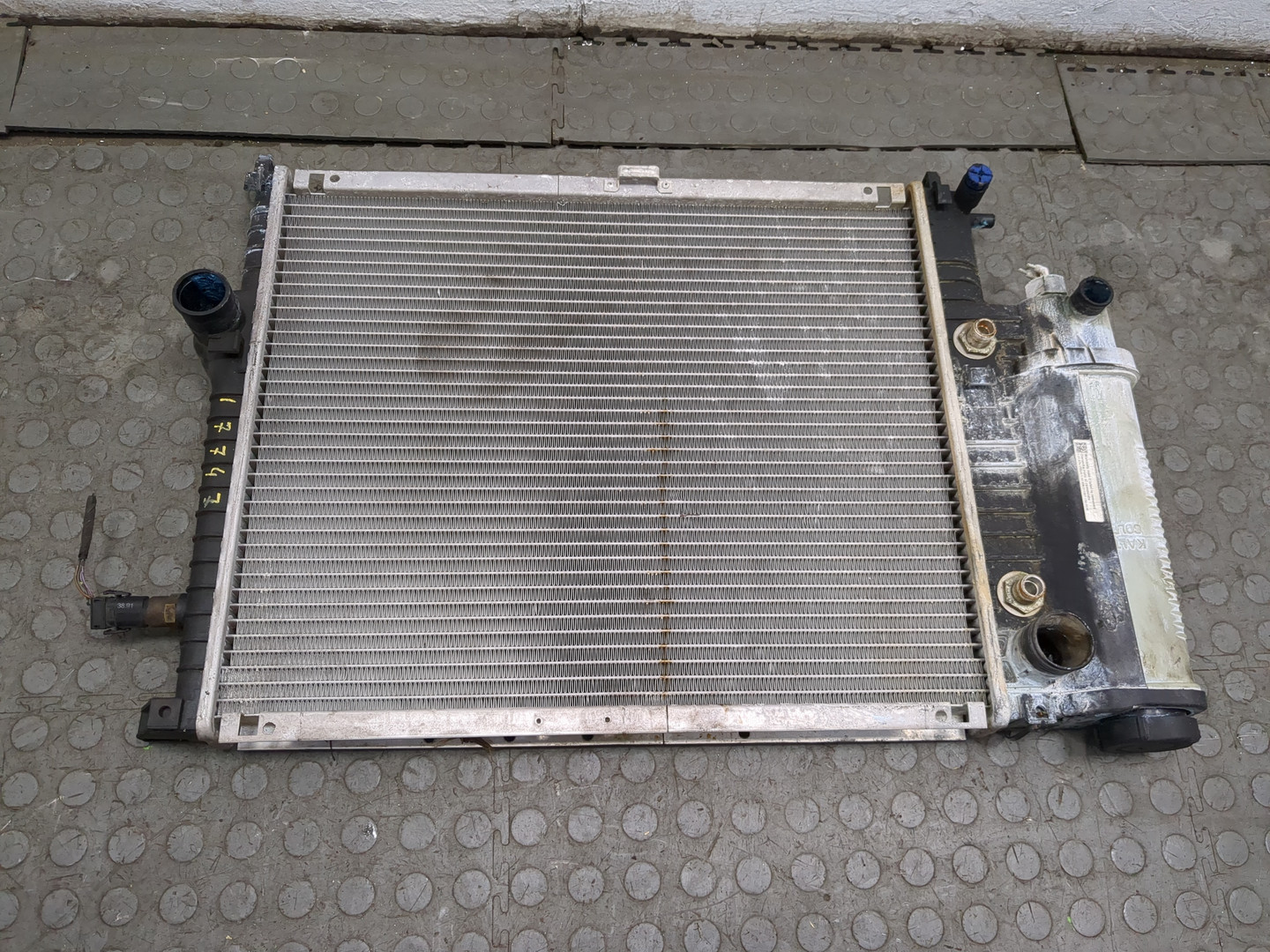 Радиатор охлаждения двигателя основной