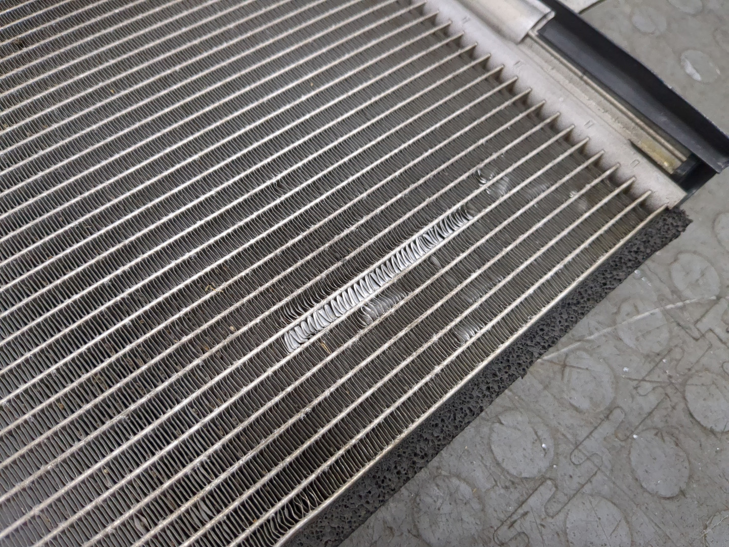 Радиатор кондиционера / конденсер