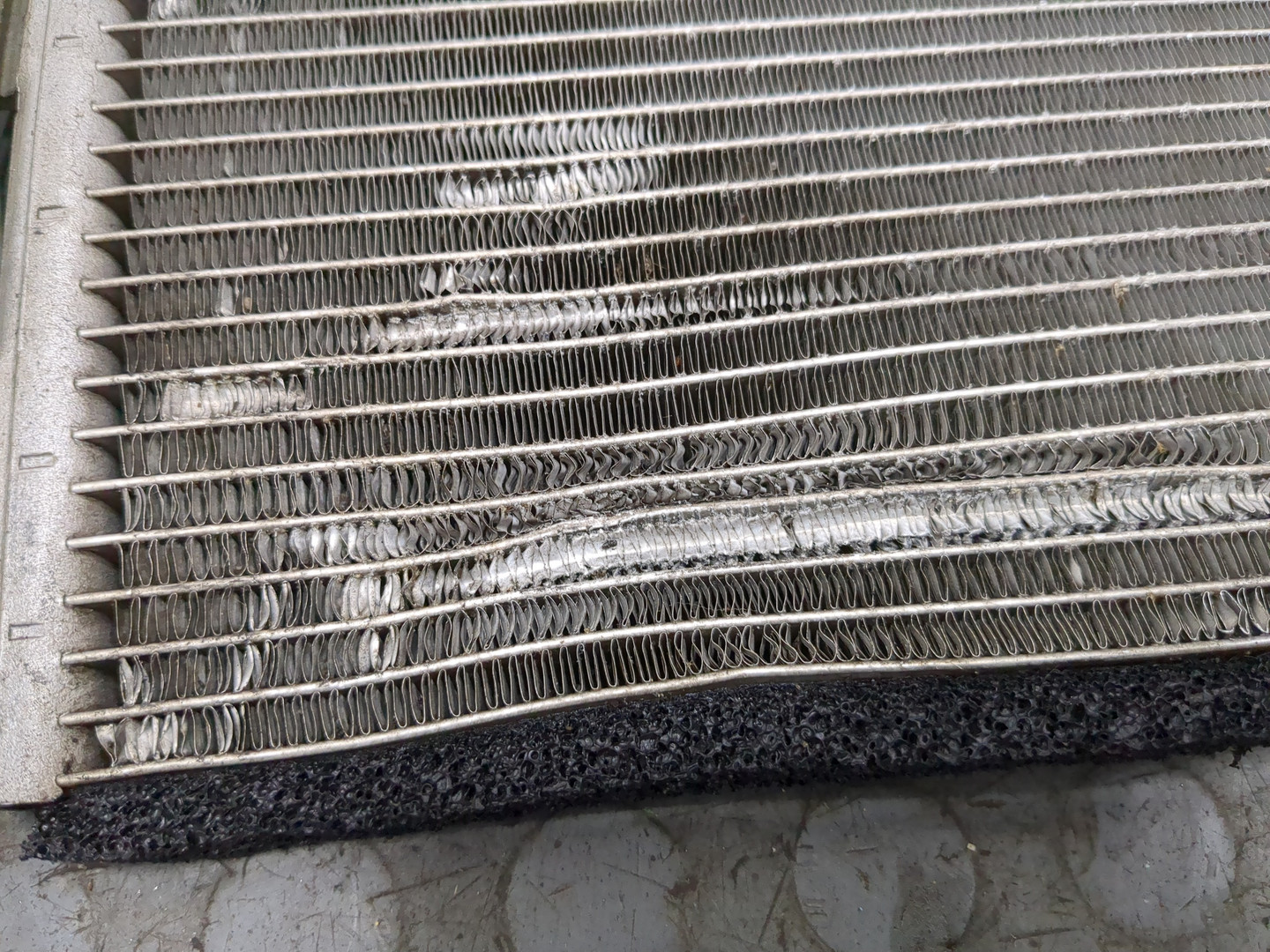 Радиатор кондиционера / конденсер