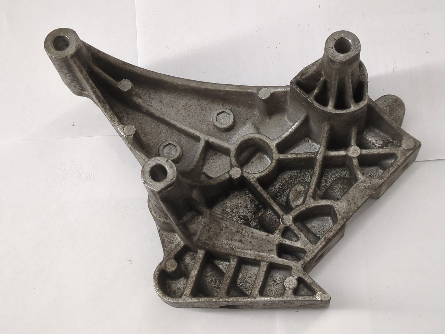 Кронштейн двигателя